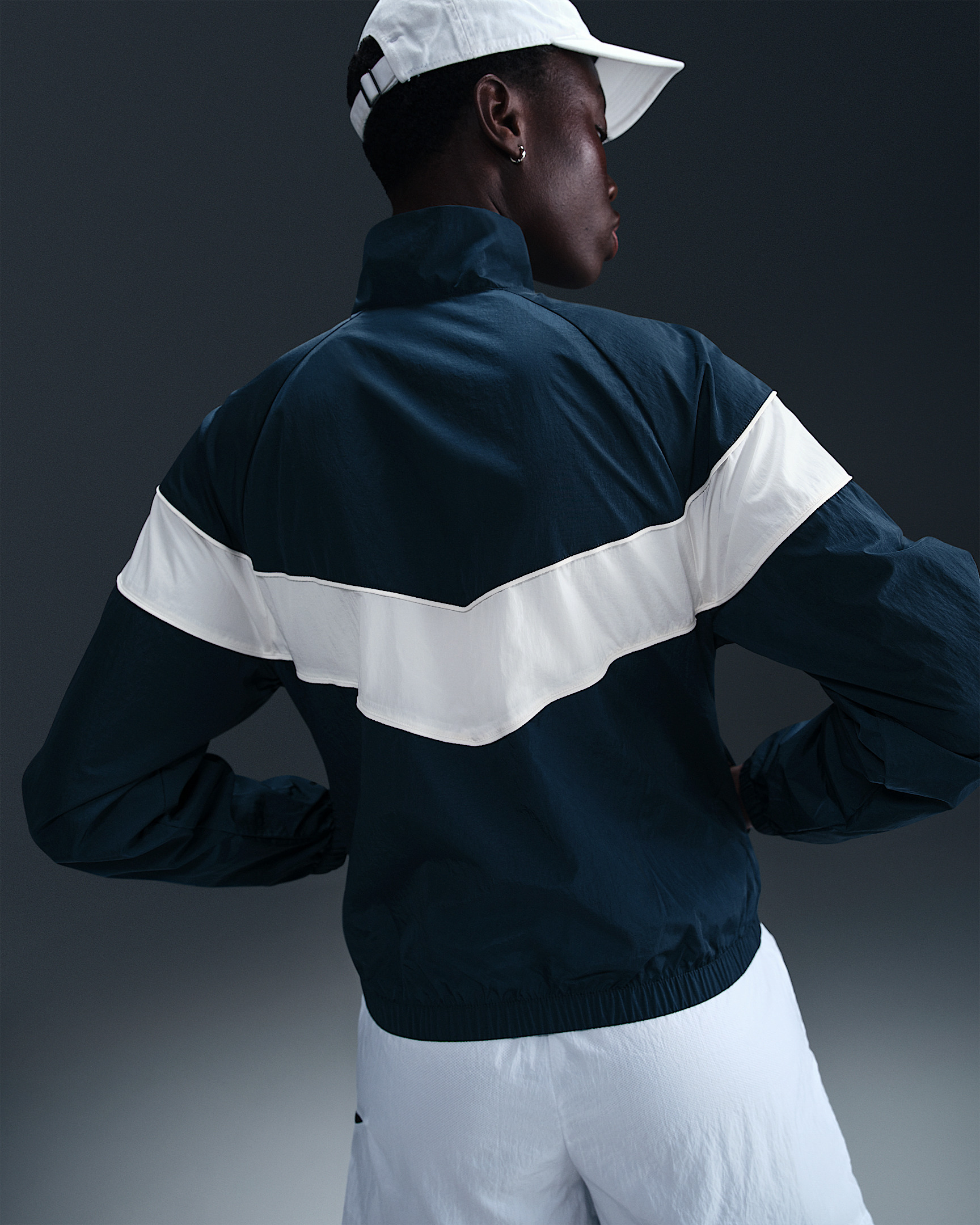 Nike Windrunner Women's Loose UV Woven Full-Zip Jacket - 2