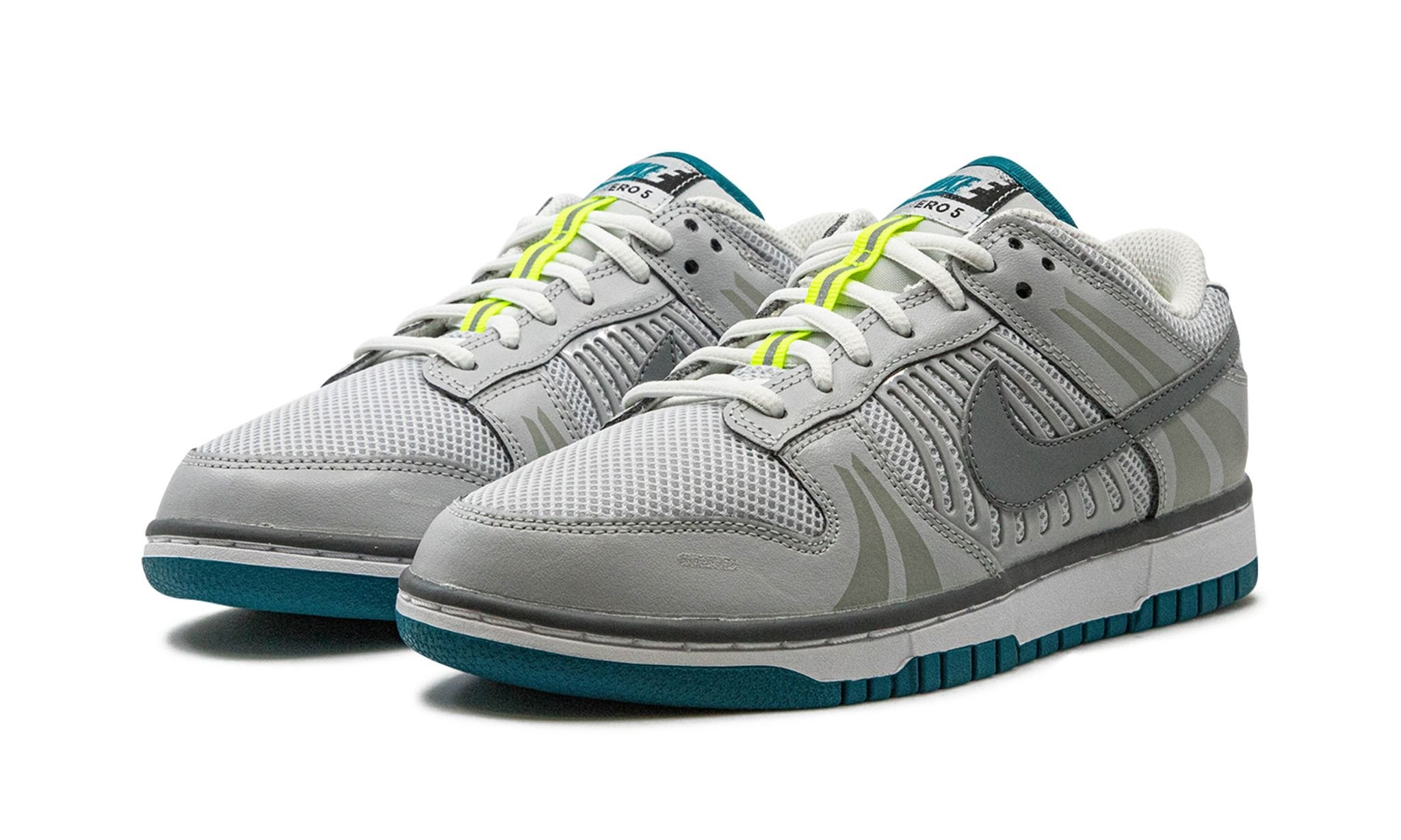 Nike Dunk Low SE WMNS "Vemero Grey Fog Particle Grey" - 2