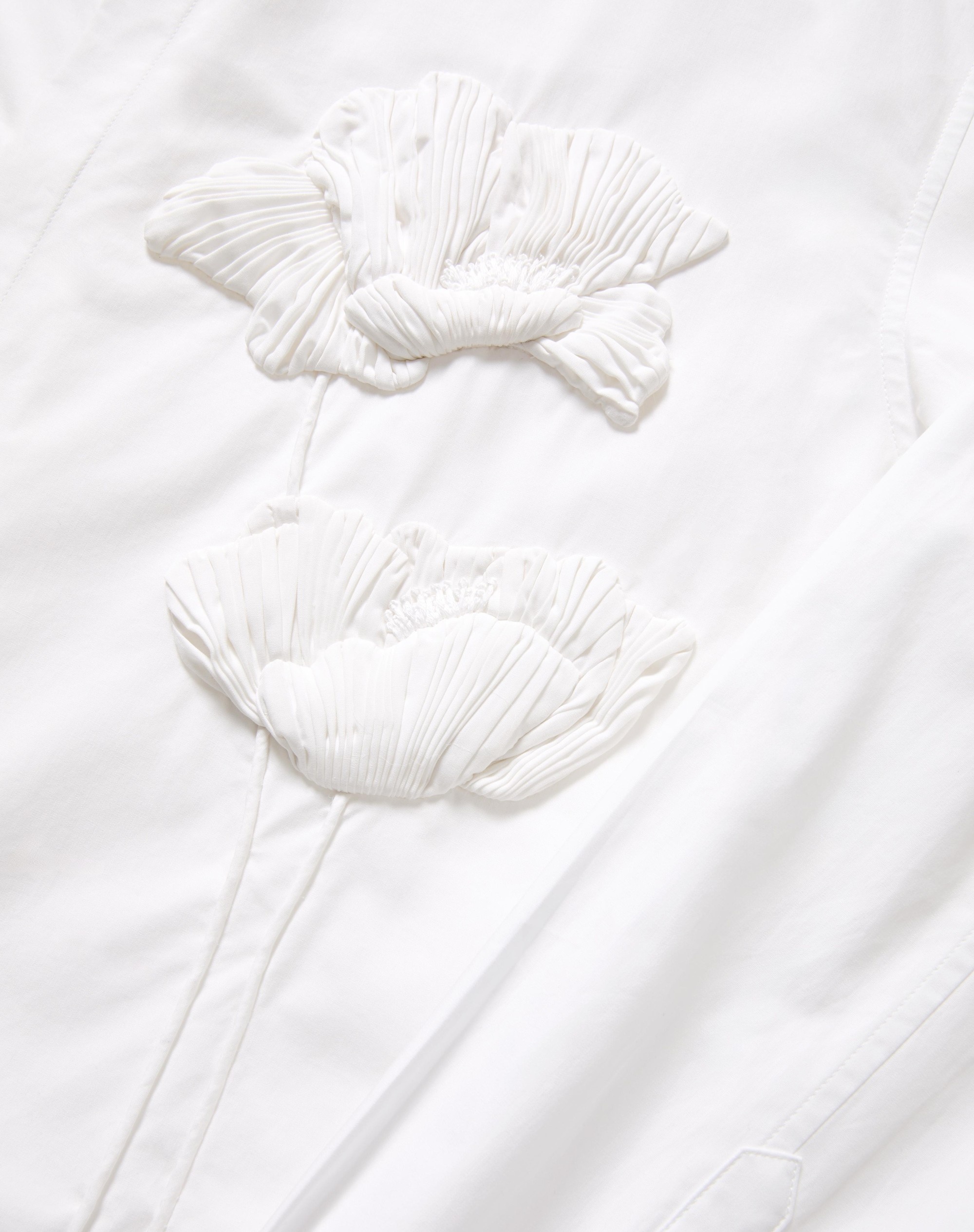 LONG-SLEEVED COTTON POPLIN SHIRT WITH EMBROIDERED PLEATED FLOWER - 3