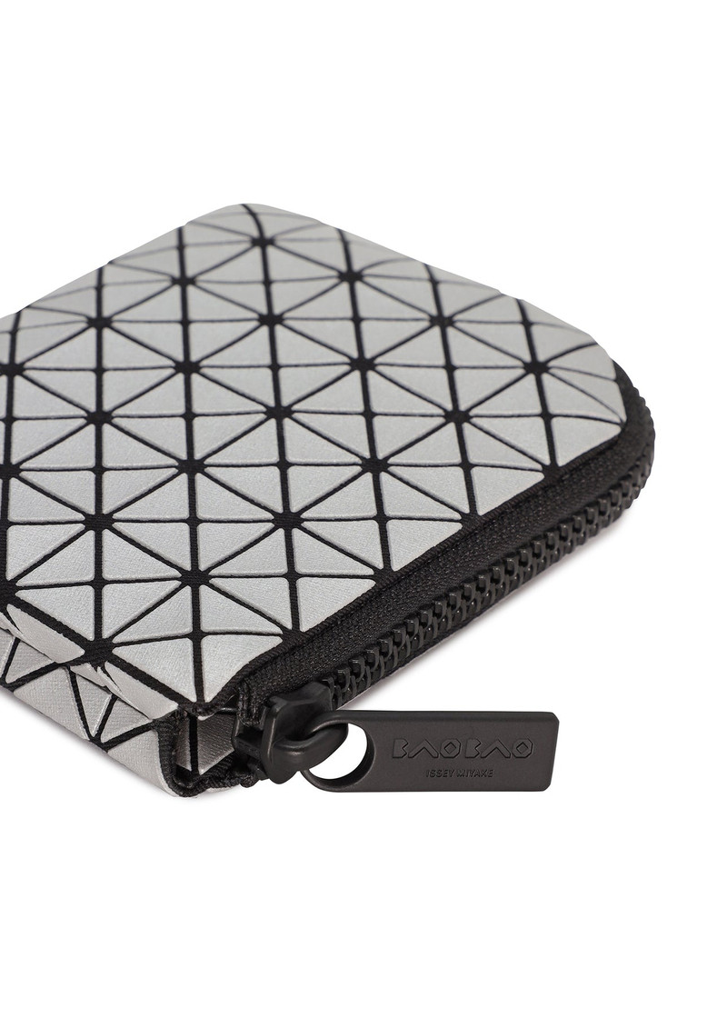 BAO BAO ISSEY MIYAKE CLAM WALLET METALLIC outlook