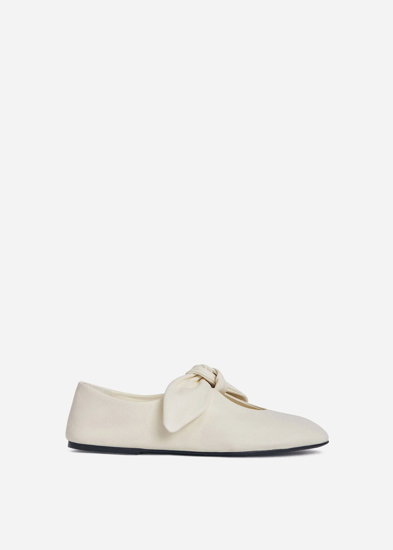 Leather Bow Flat in Ivory 1