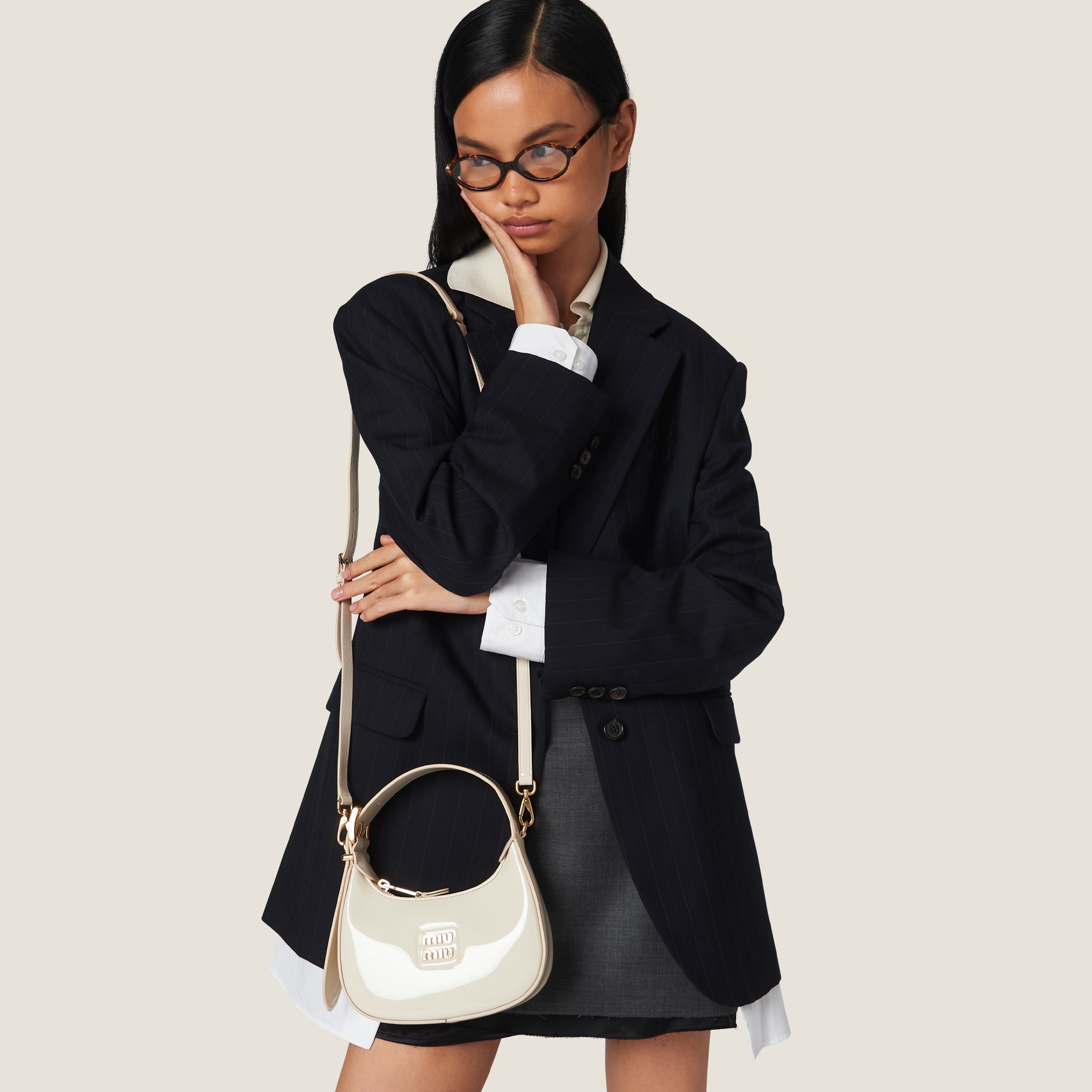 Patent leather hobo bag - 5
