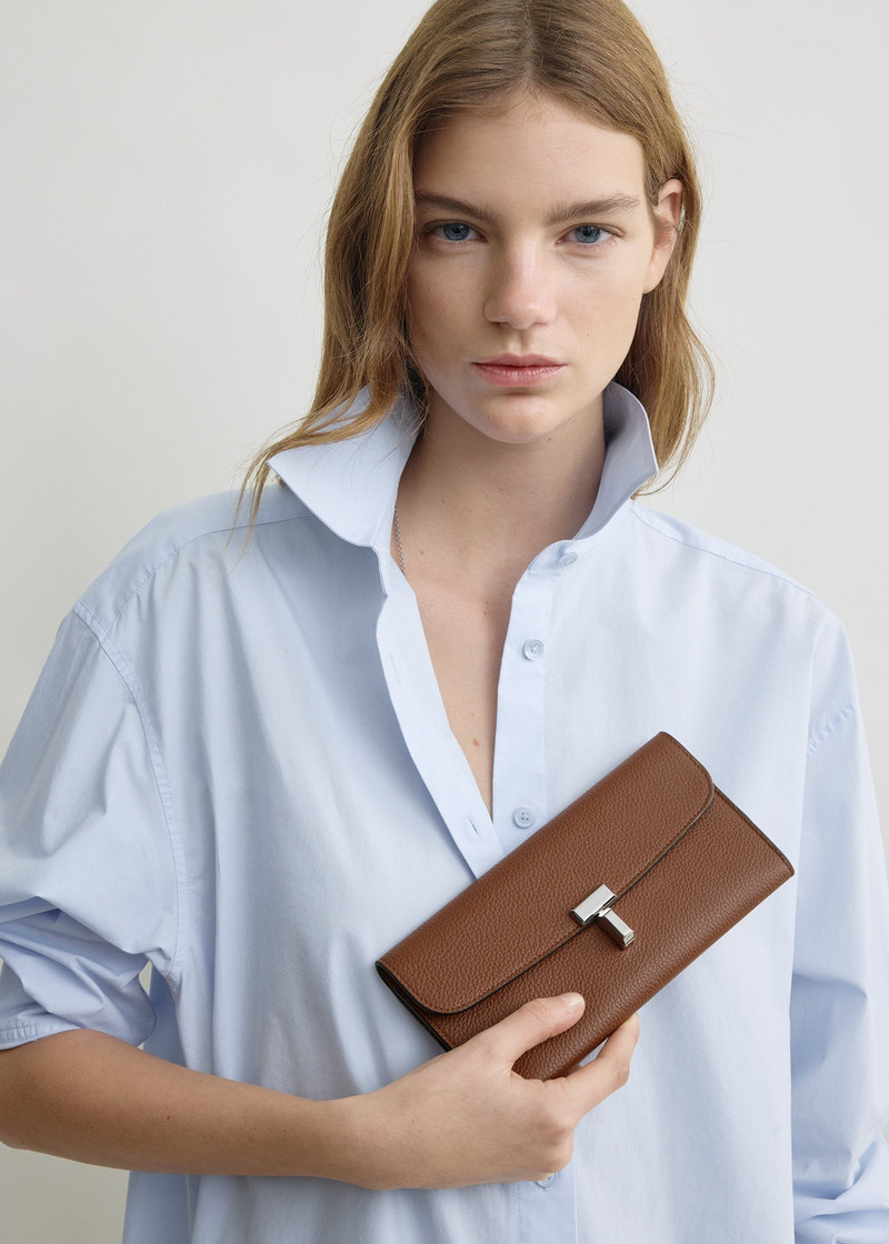 TOTEME T-lock grained-leather wallet sienna outlook