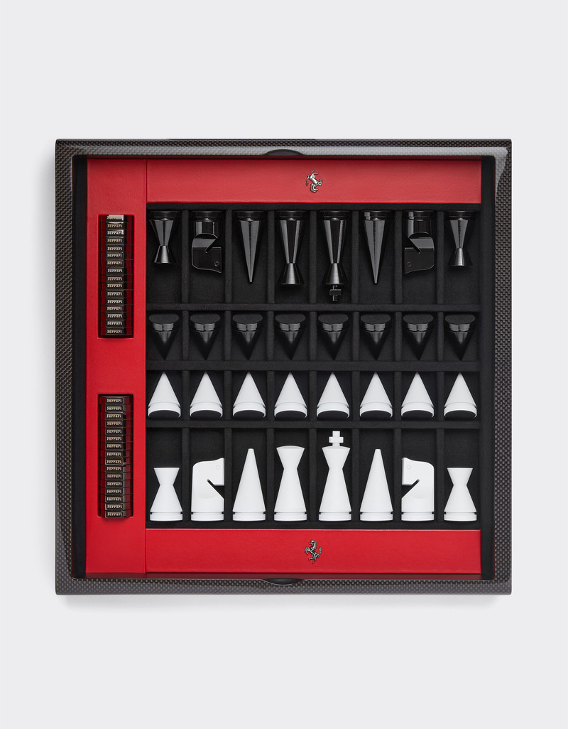 Chessboard in wood and carbon fibre 3