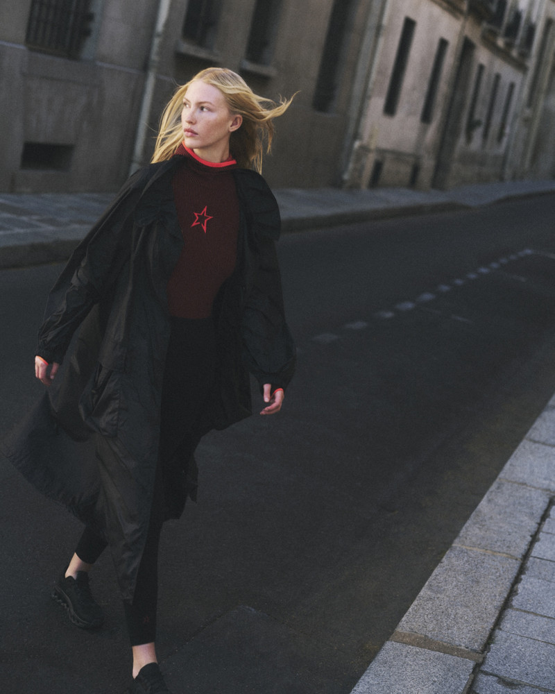 PERFECT MOMENT Parachute Jacket outlook