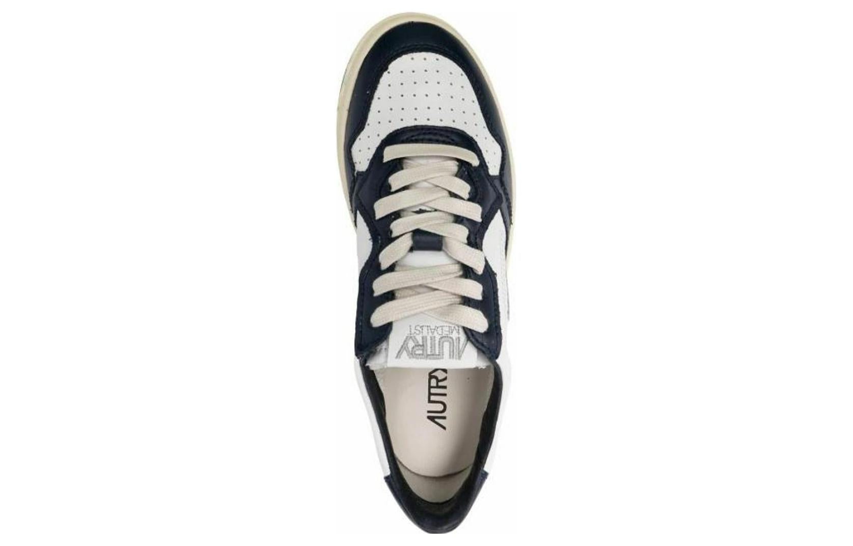 (WMNS) AUTRY Medalist Low Bicolor 'White Black' AULW-WB04 - 3