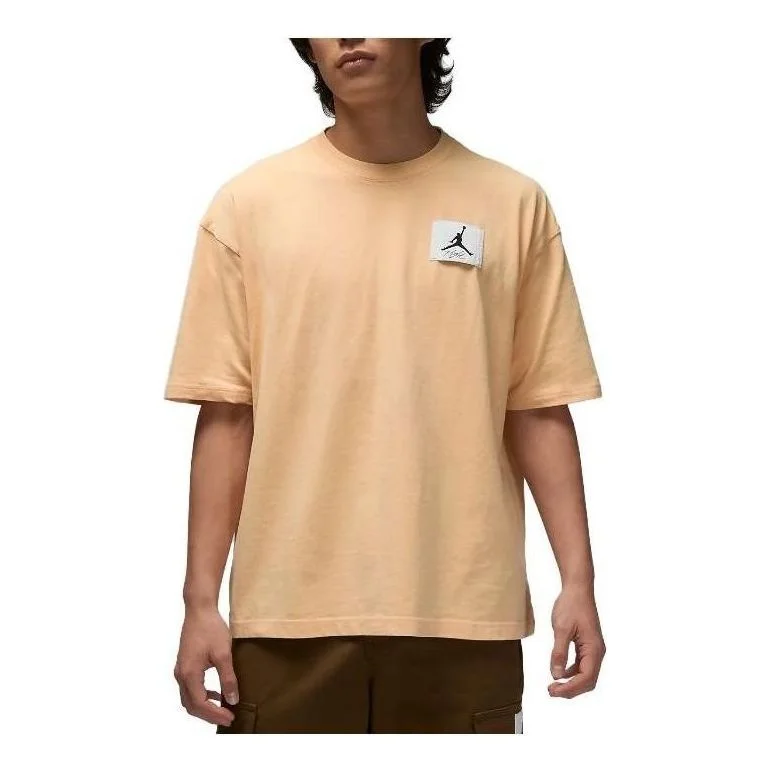Air Jordan Flight Essentials Oversize T-shirt Asia Sizing 'Gold' DZ0605-251 - 1