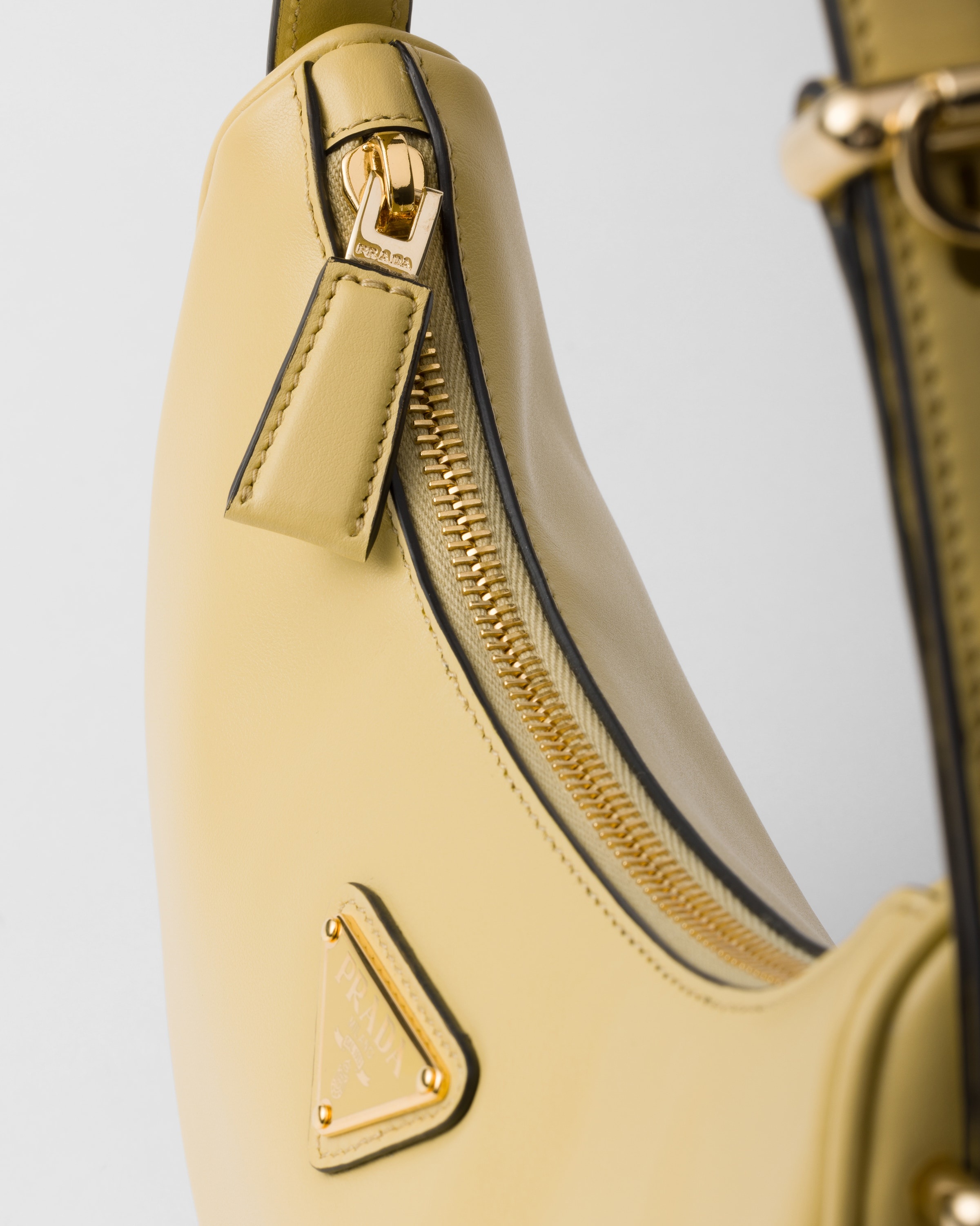 Prada Arqué leather shoulder bag - 5