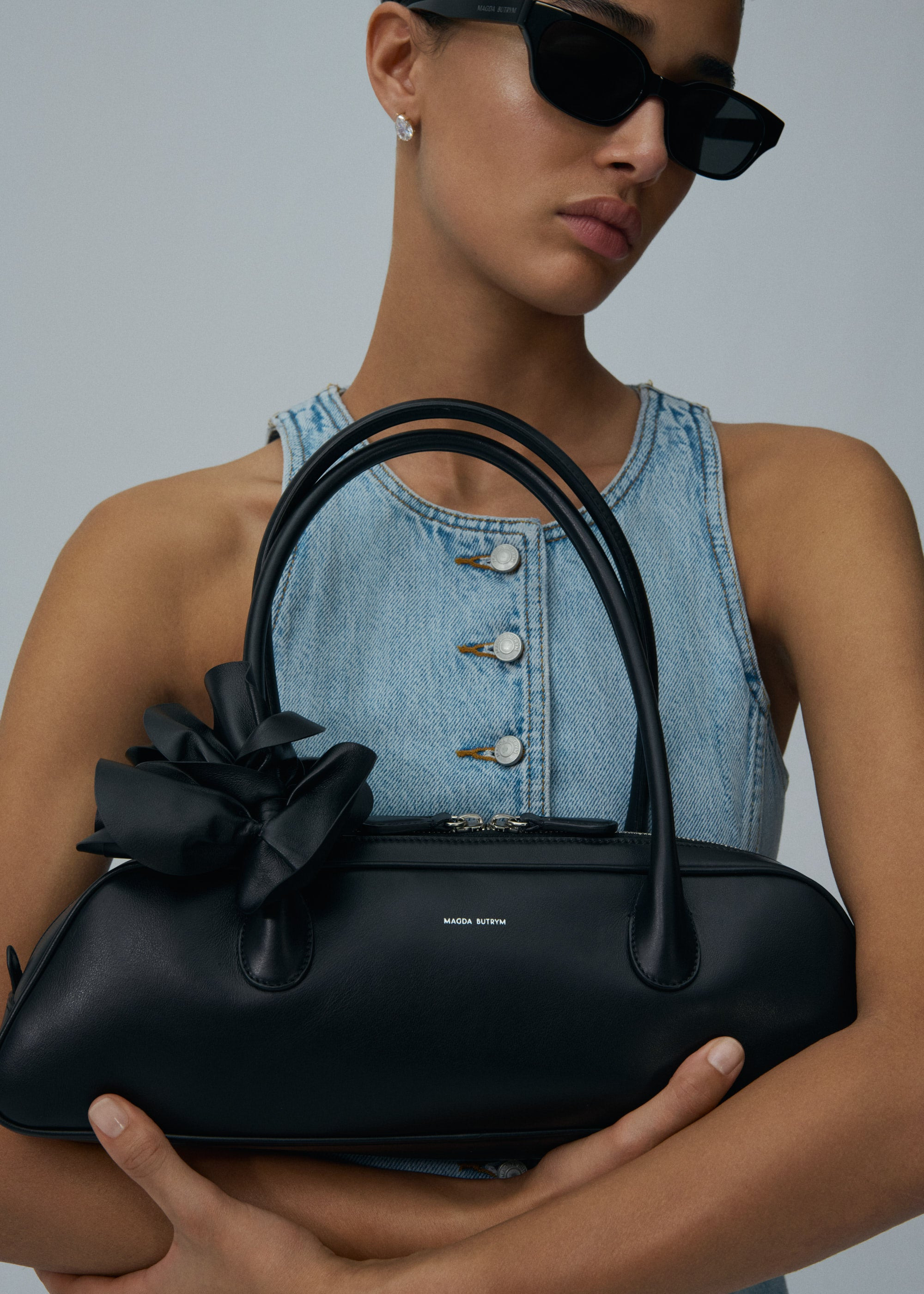Brigitte trapeze bag in black leather and silver - 4