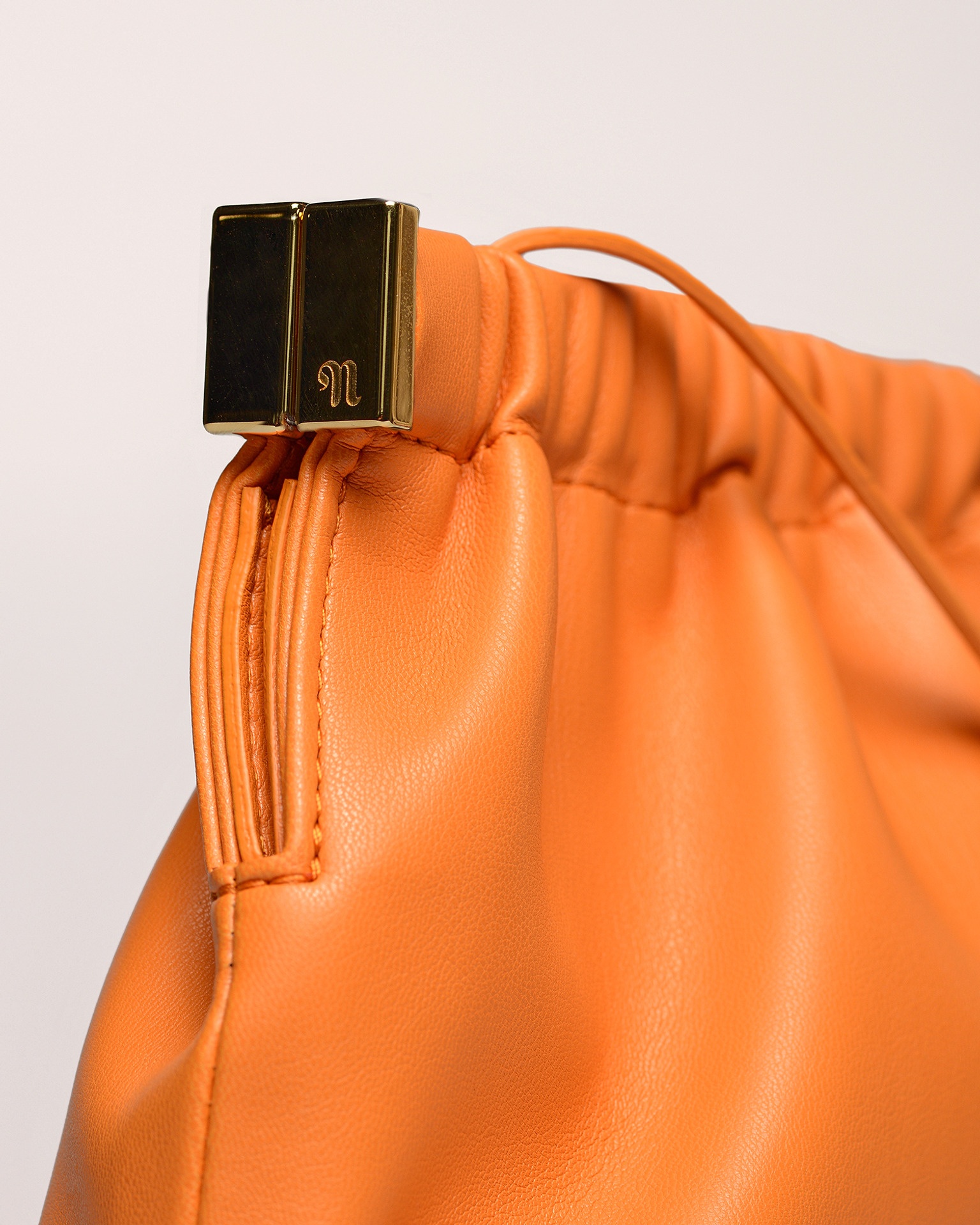 THE BAR CLUTCH MINI - Vegan nappa mini clutch - Orange - 4