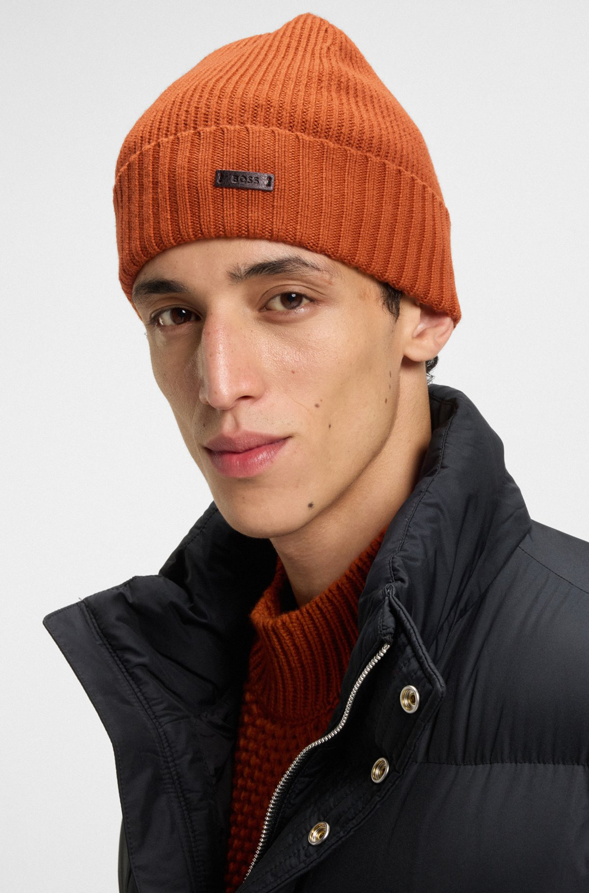BEANIE HAT IN VIRGIN WOOL WITH LOGO PLAQUE - 4