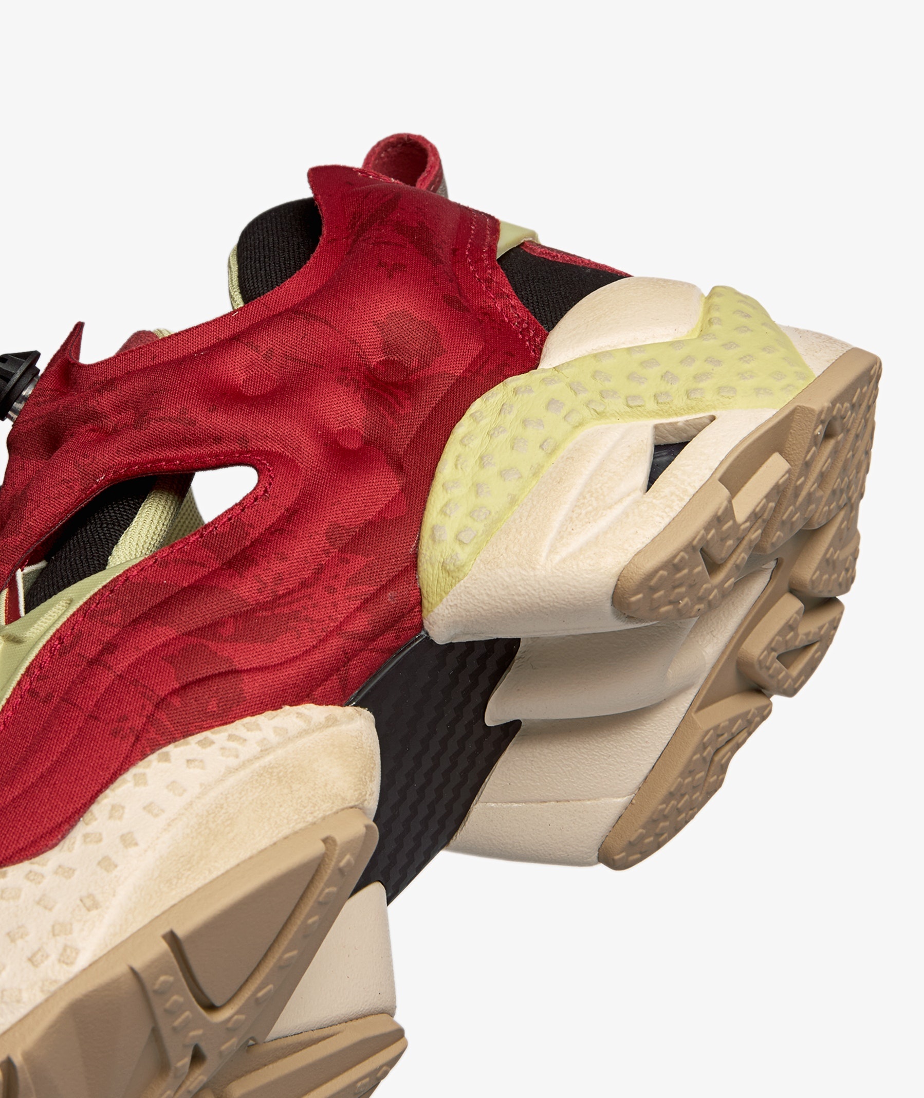 靴 STREET FIGHTER x REEBOK INSTAPUMP FURY95 Street Fighter Reebok Instapump Fury Zangief Launch Date