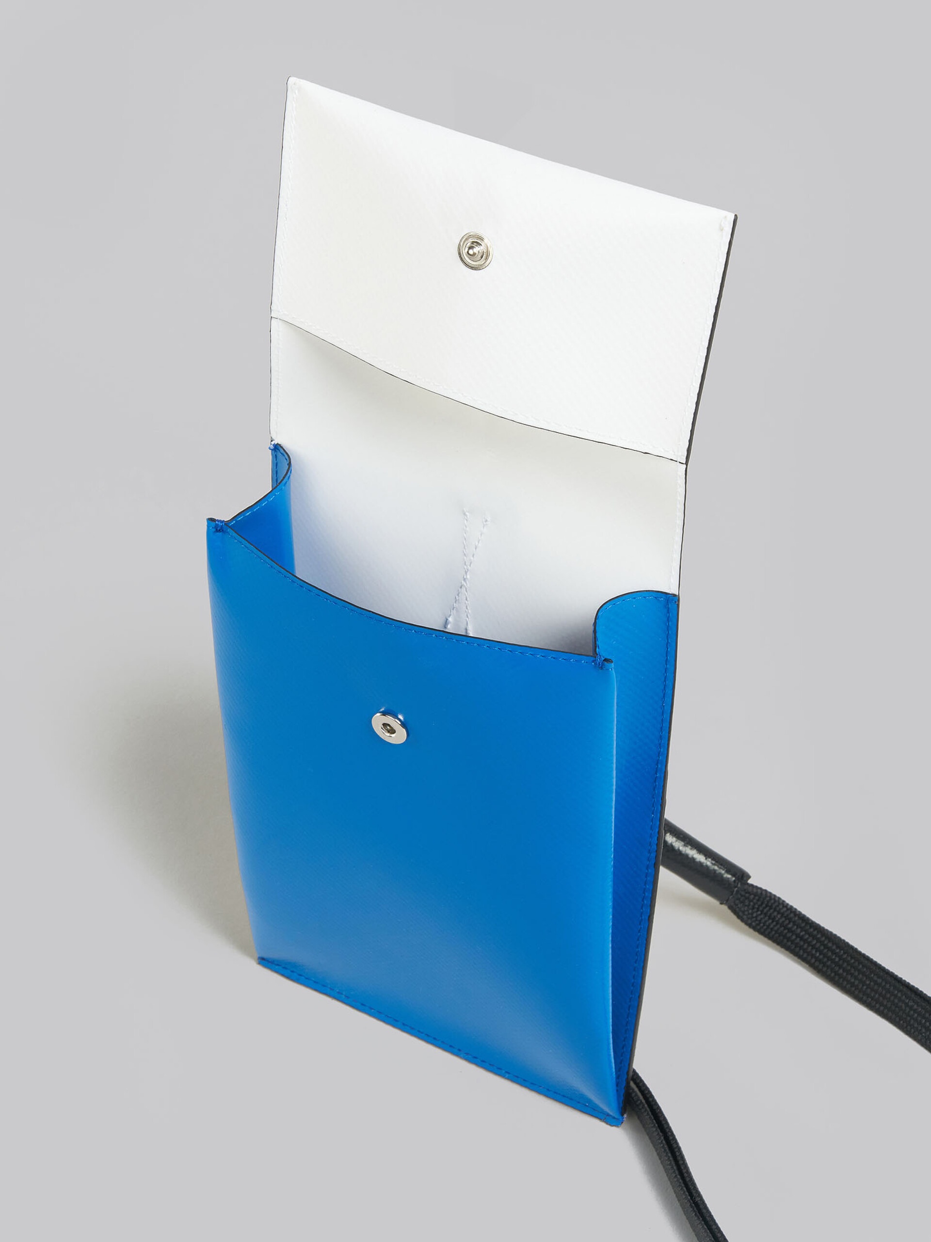 TRIBECA WHITE AND BLUE PHONE CASE - 4