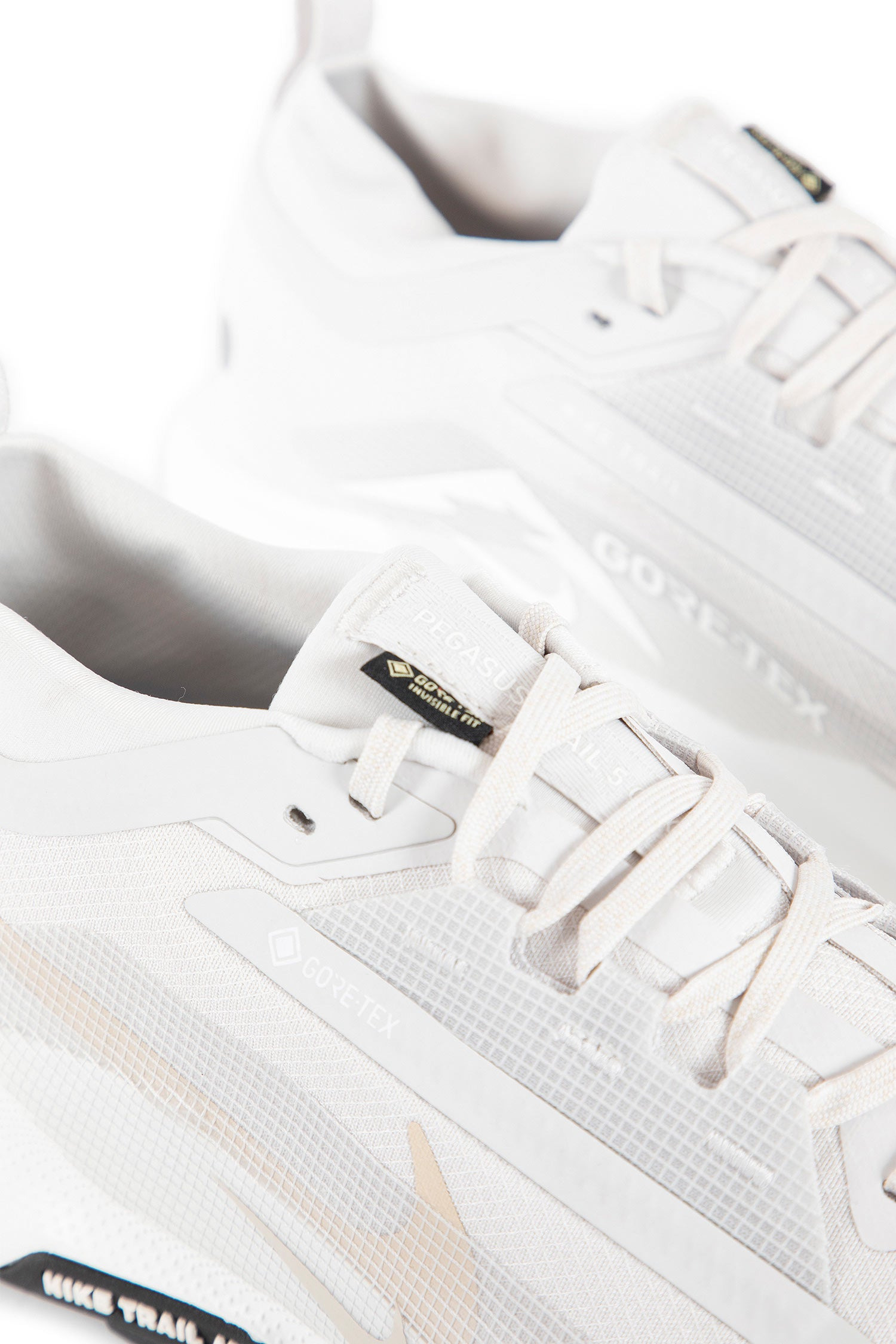 Pegasus-Trail-5-Gore-Tex-Sneakers - 7