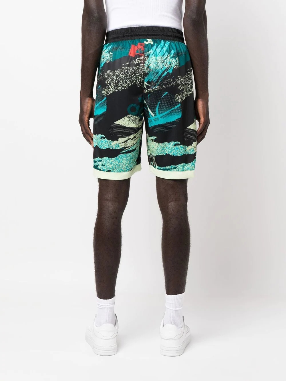 all-over graphic-print bermuda shorts - 4