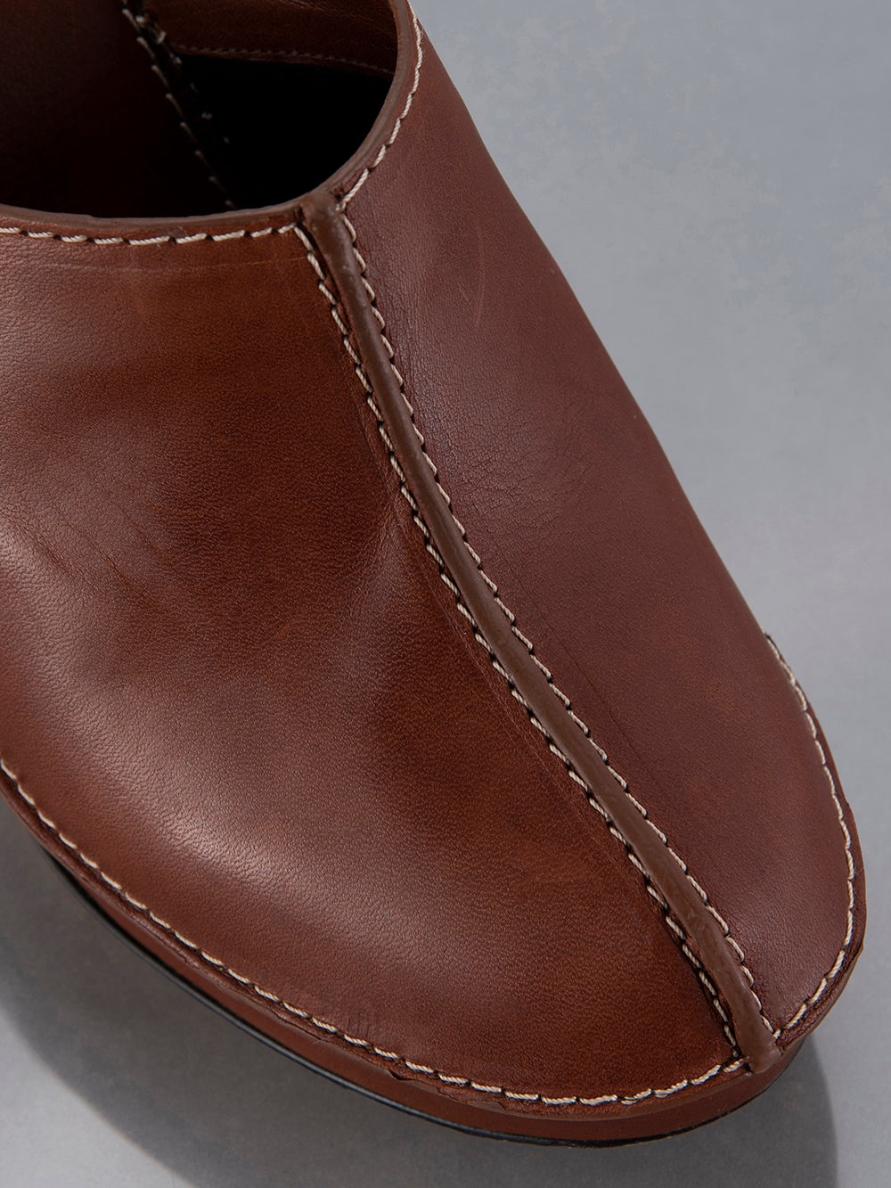 Elio Clog in Tobacco - 3