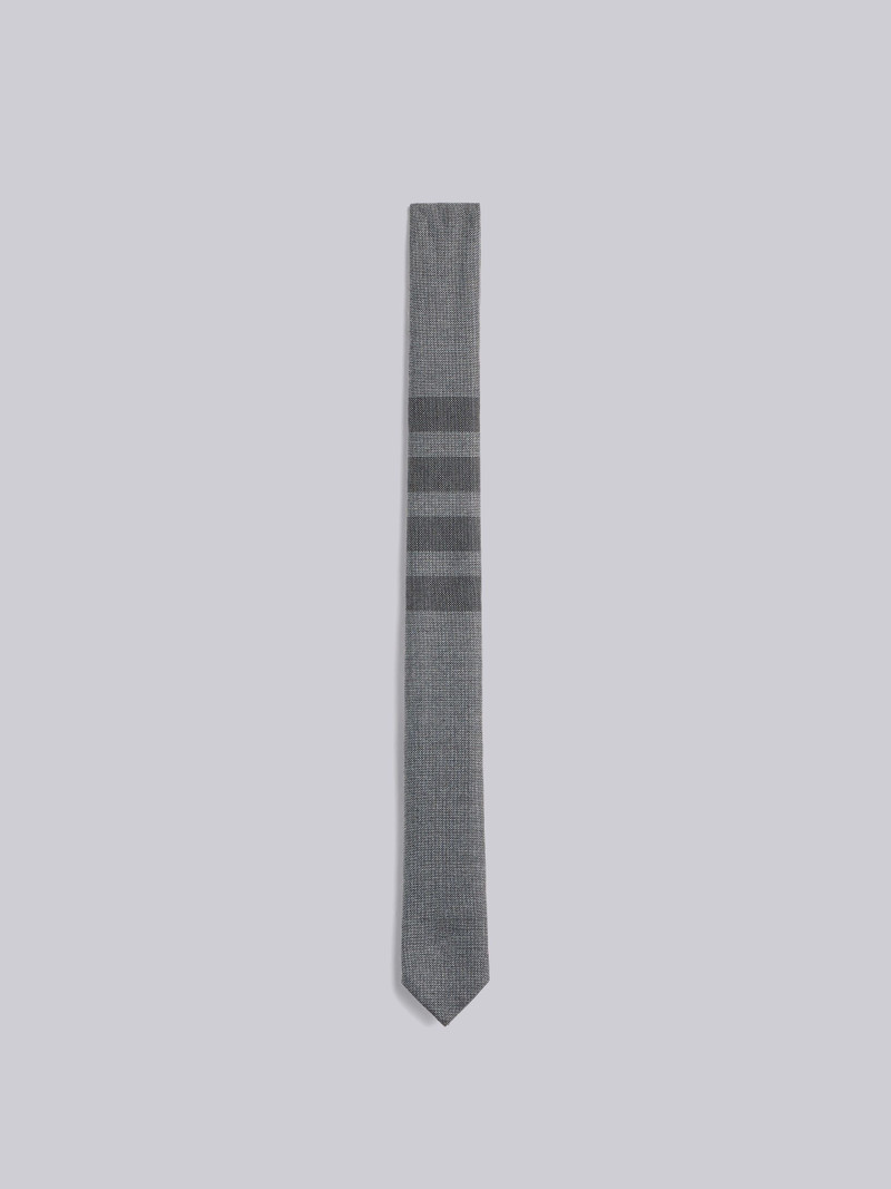 4-Bar pointed tie 1