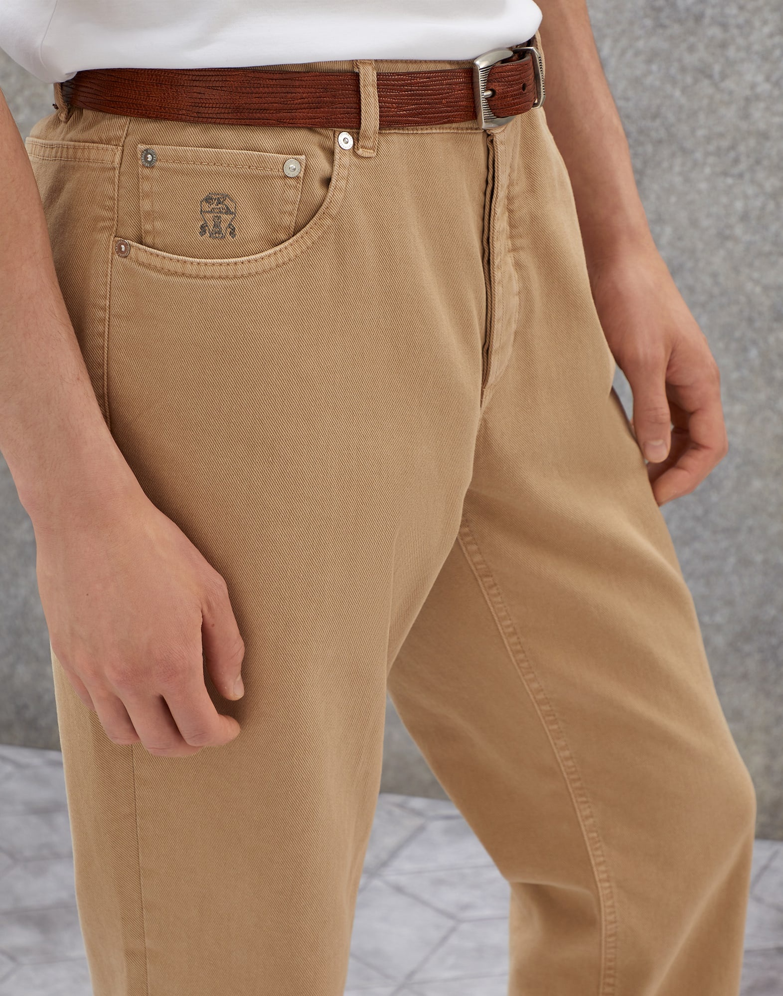 Dyed comfort lightweight denim traditional fit five-pocket trousers - 3