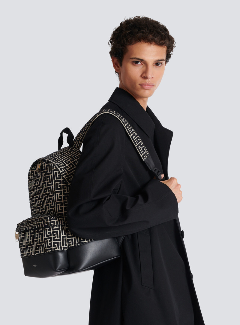 Jacquard monogram와 배낭 8