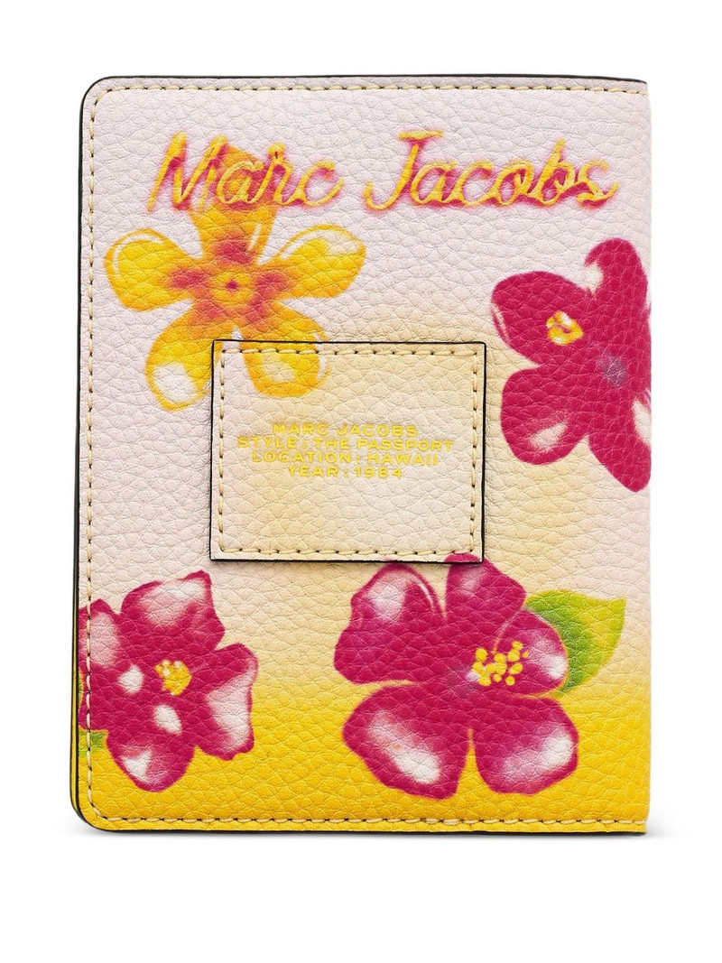 Marc Jacobs The City passport case outlook