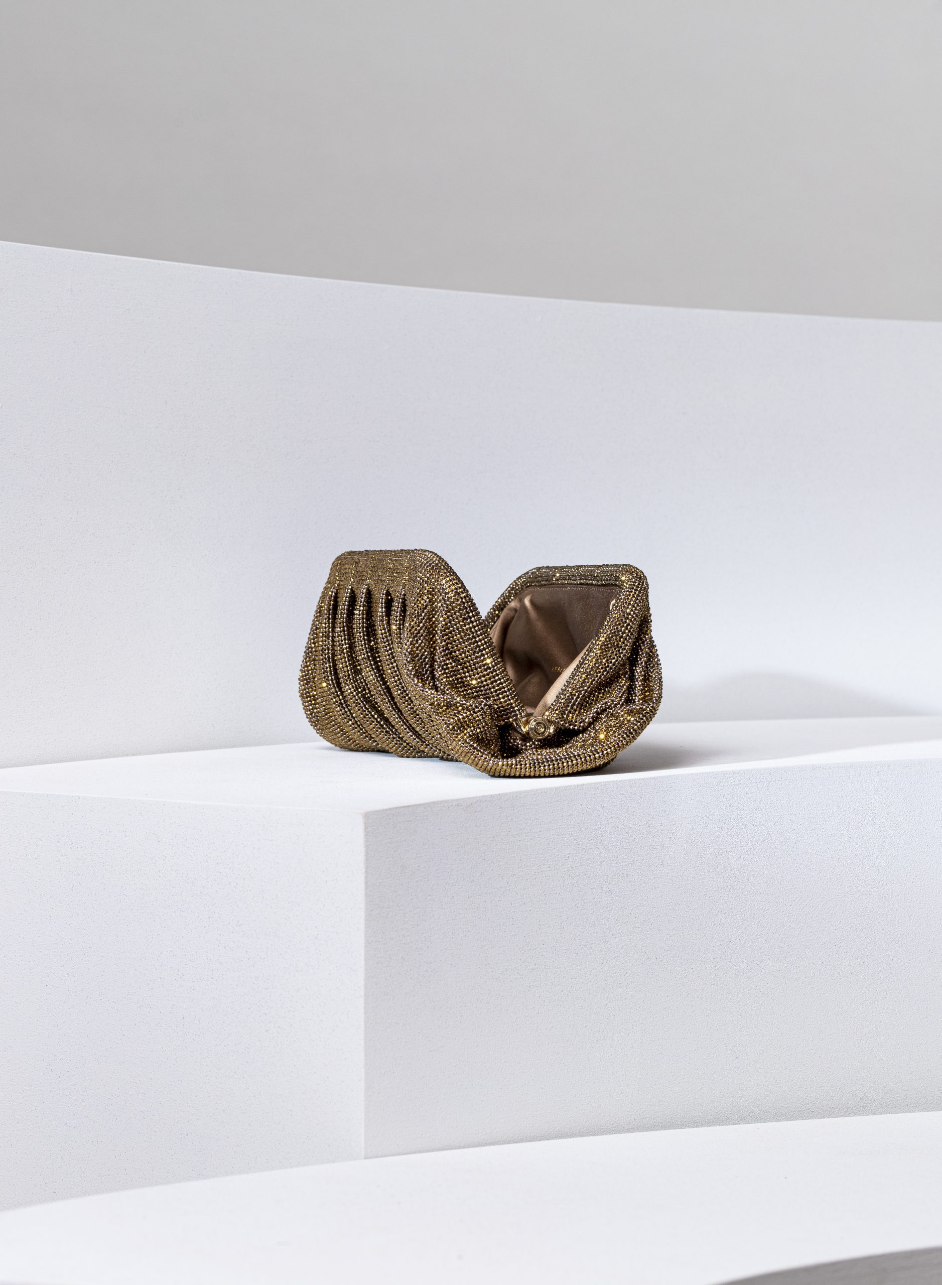 Benedetta Bruzziches – La Venus Grande Golden Eye - 4