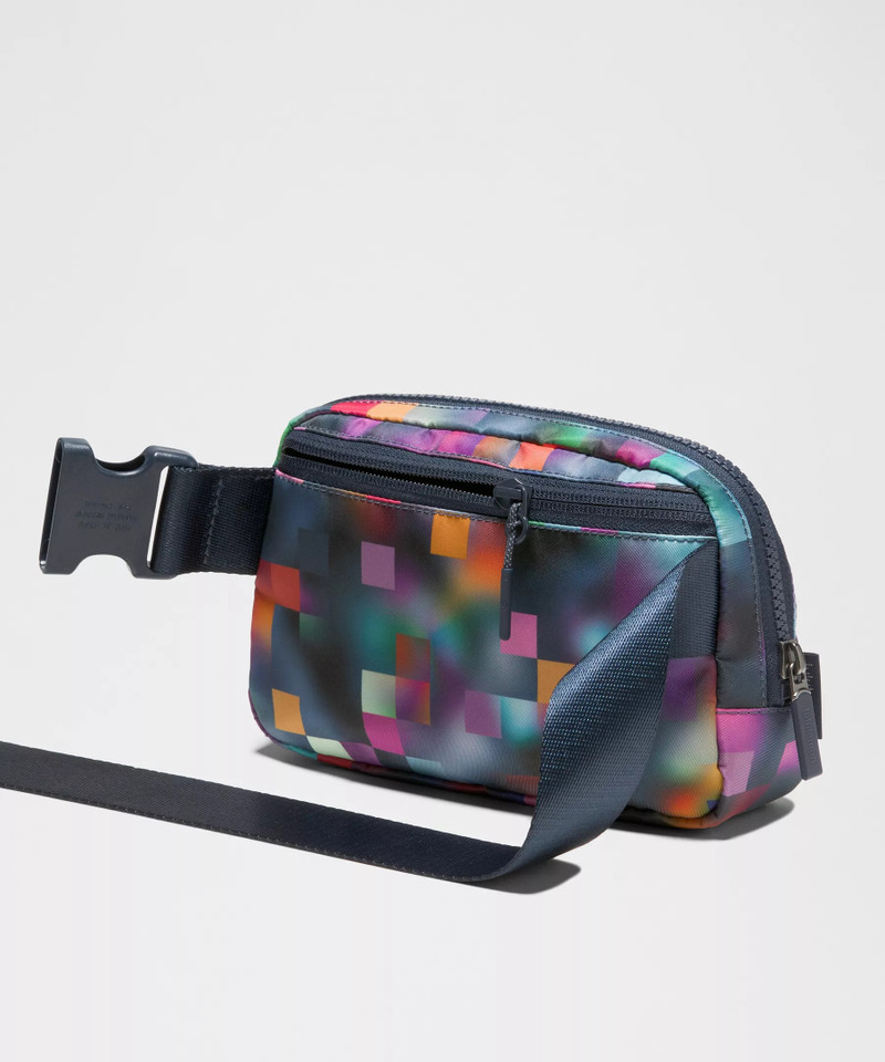 Everywhere Belt Bag with Long Strap 1L *Pride 4