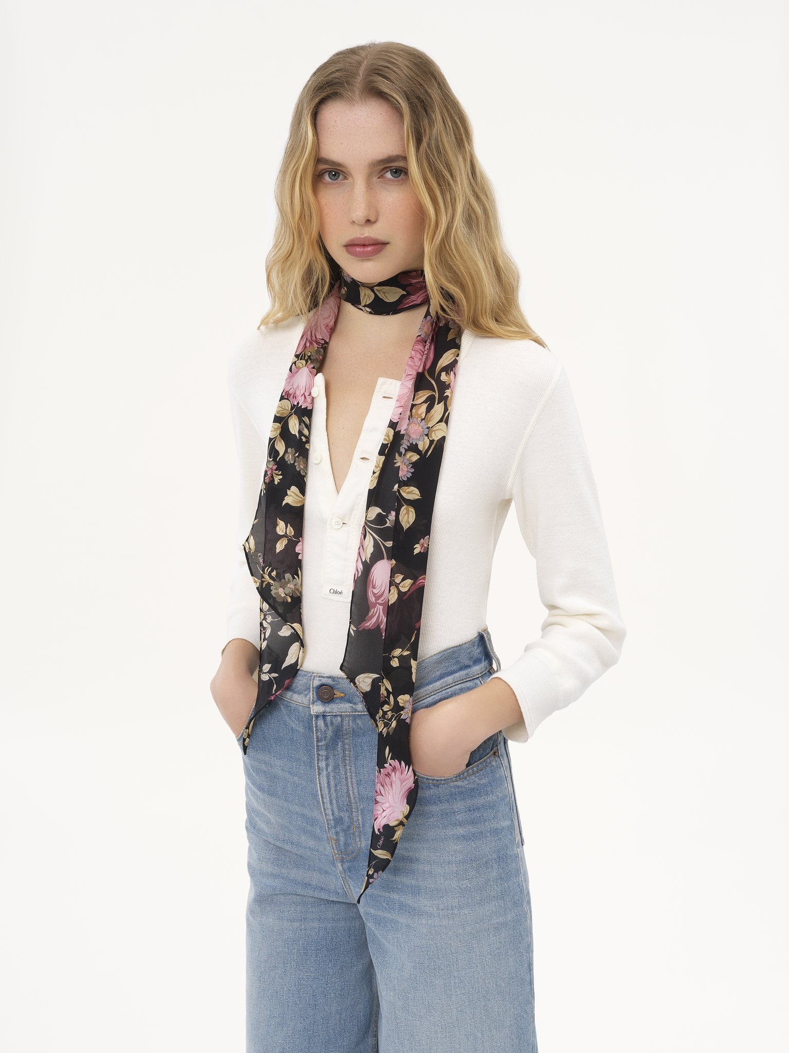THE CHLOÉ PEONIES BANDEAU SCARF IN SILK CHARMEUSE - 5