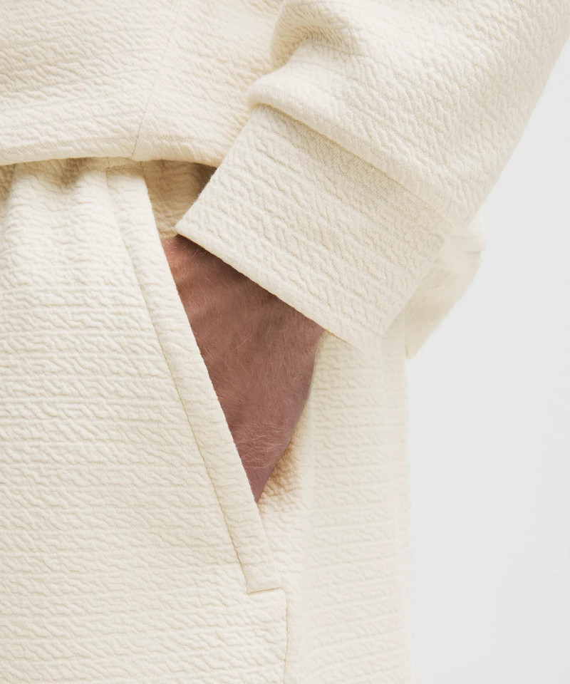 Textured Spacer Relaxed Short 8" 5