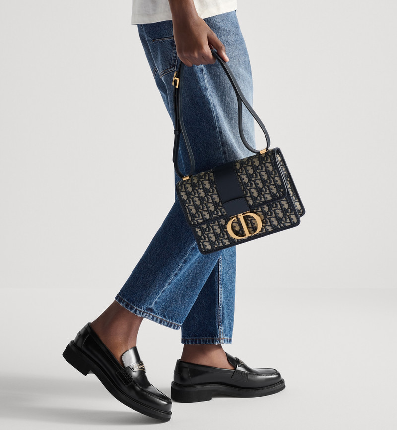 Dior 30 Montaigne Bag outlook
