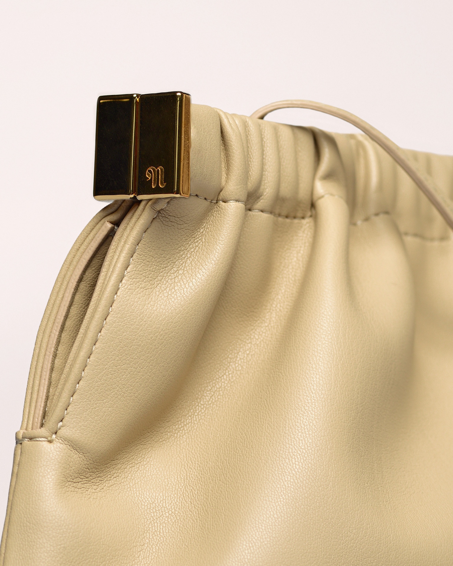 THE BAR CLUTCH - Vegan nappa clutch - Pebble 3
