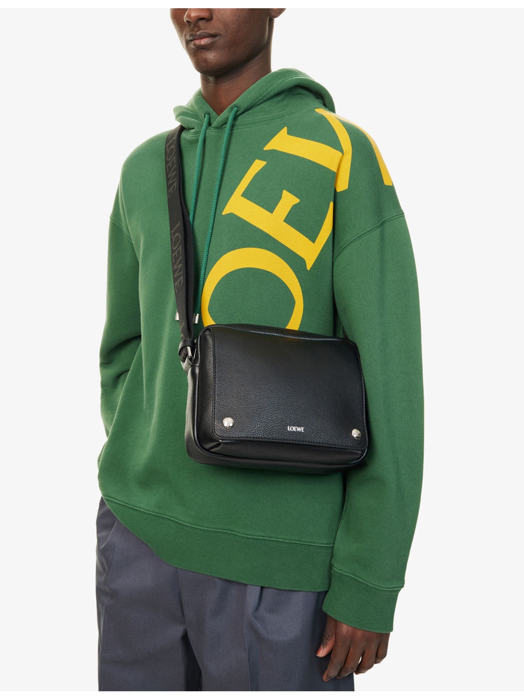 Pebble Leather Messenger Bag - 2