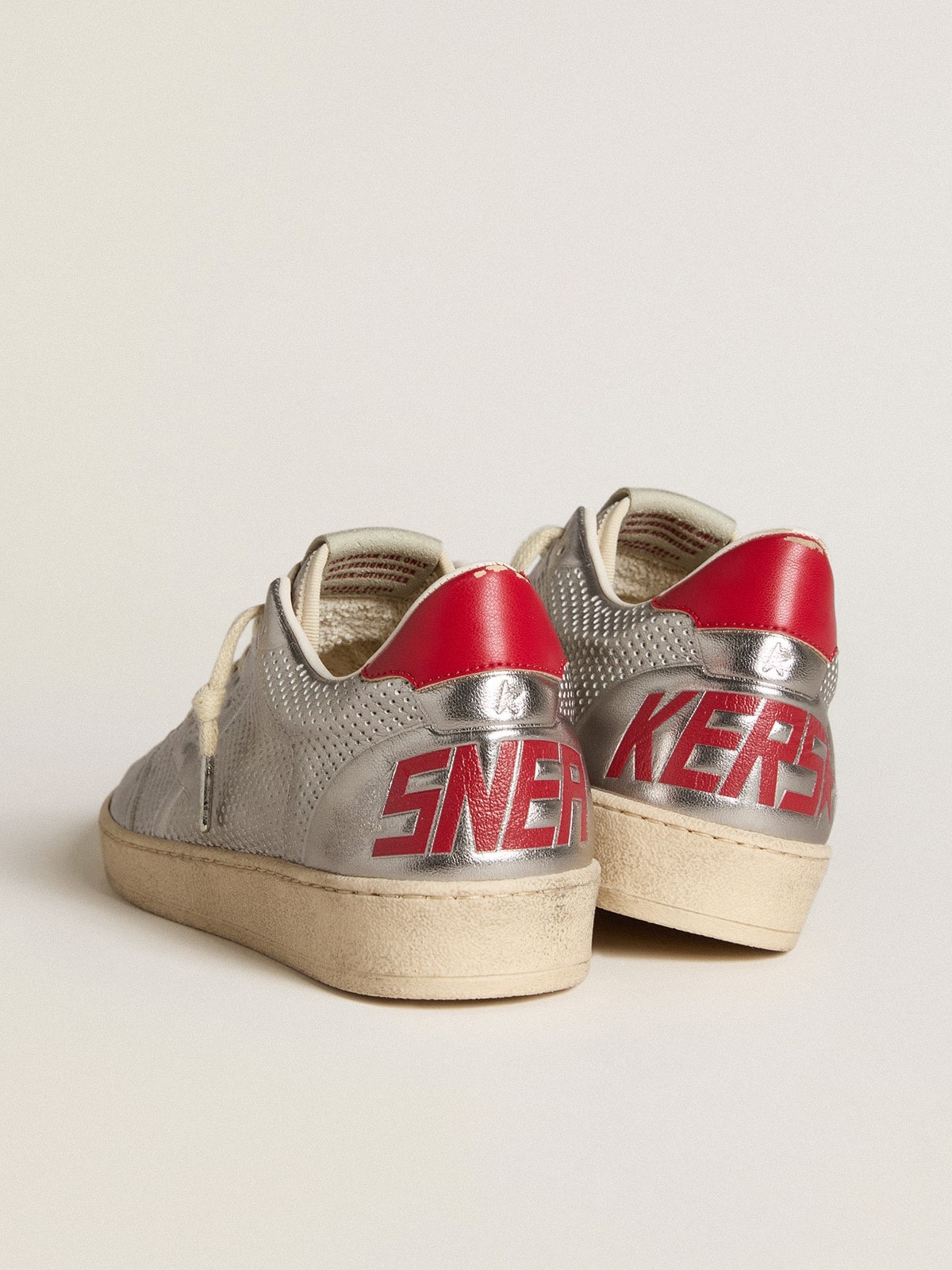 Bio-based Ball Star in metallic silver with silver star and red heel tab - 5