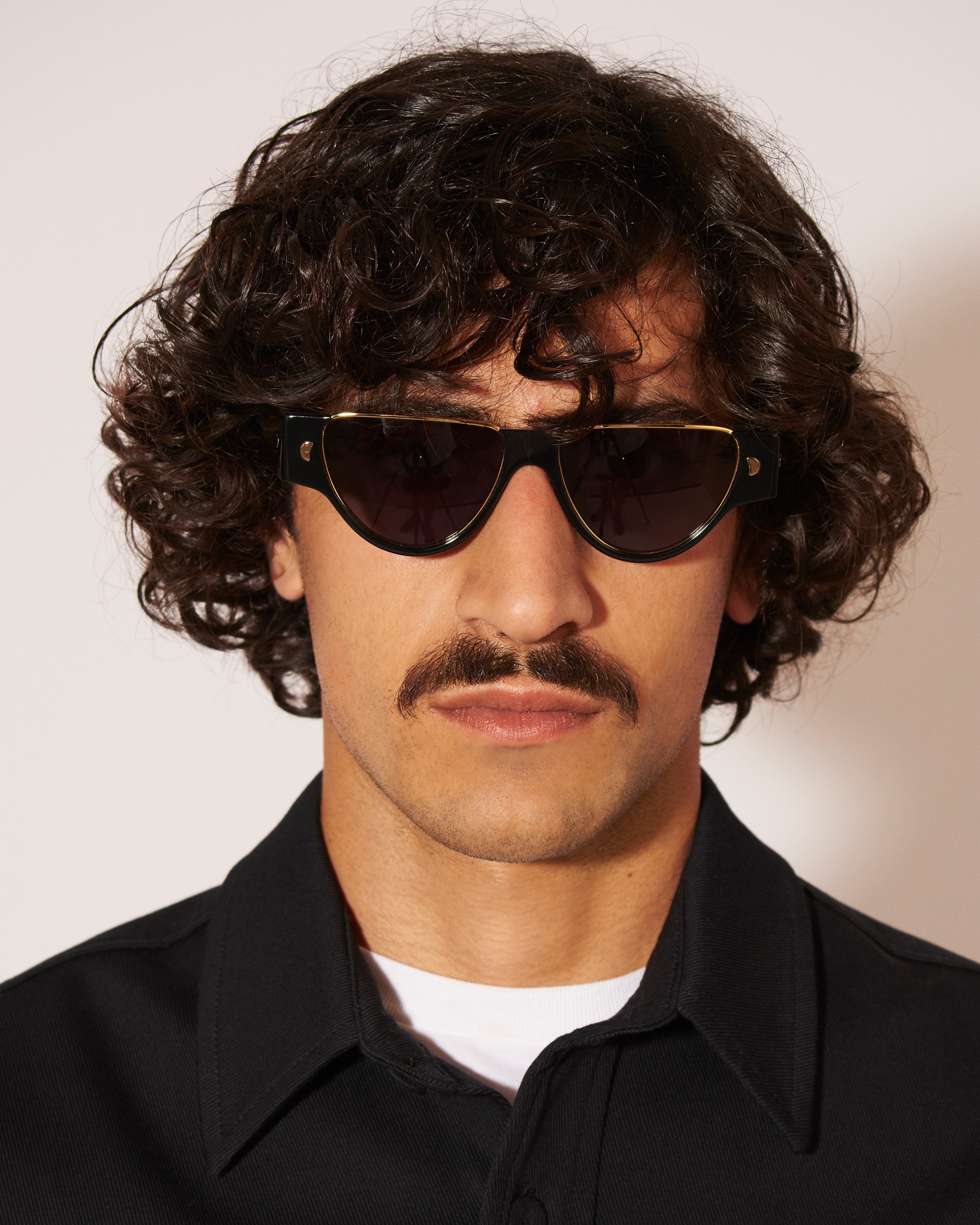 DAYLIN - Bio-plastic triangular sunglasses - Black - 5