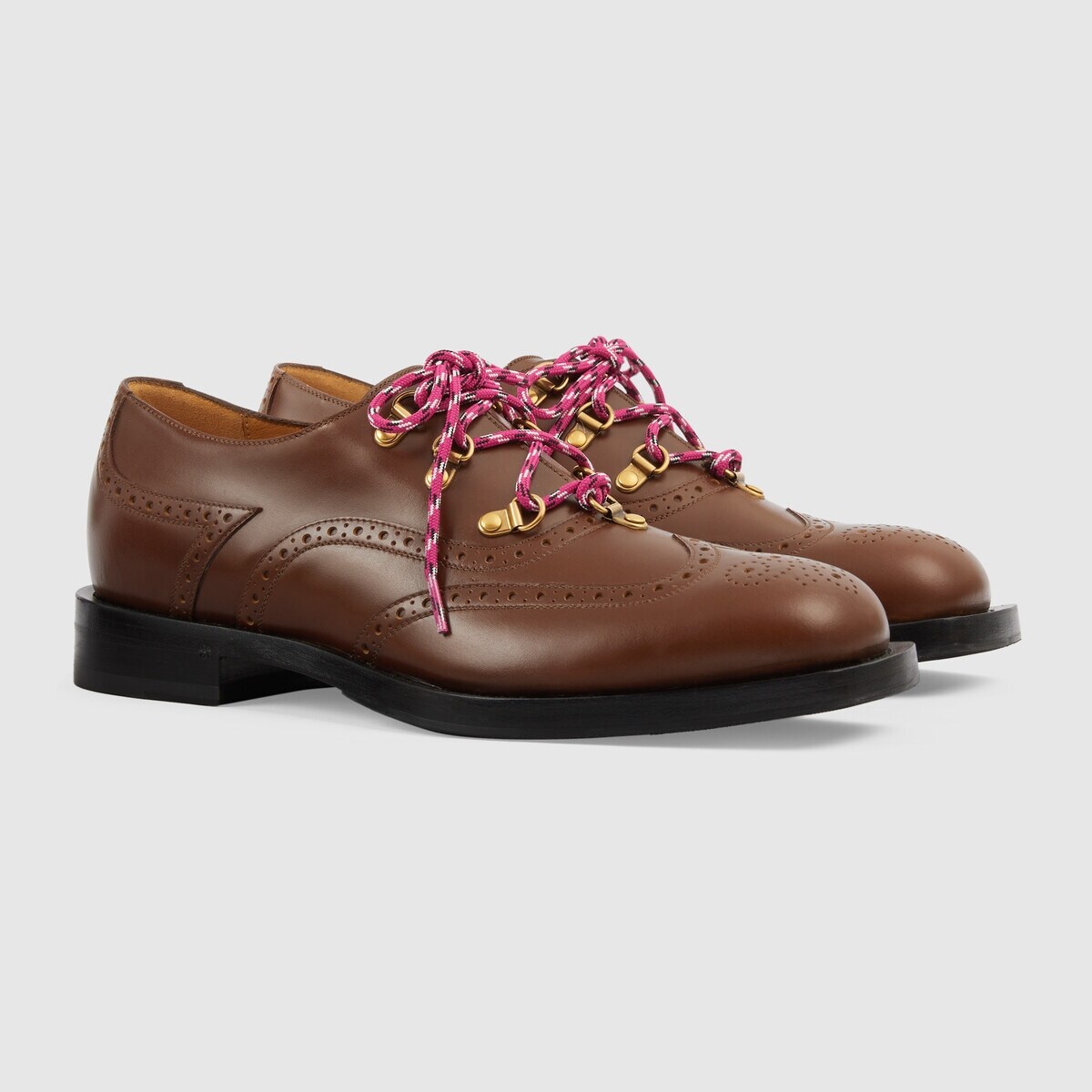 Men's lace-up shoe with brogue details - 2