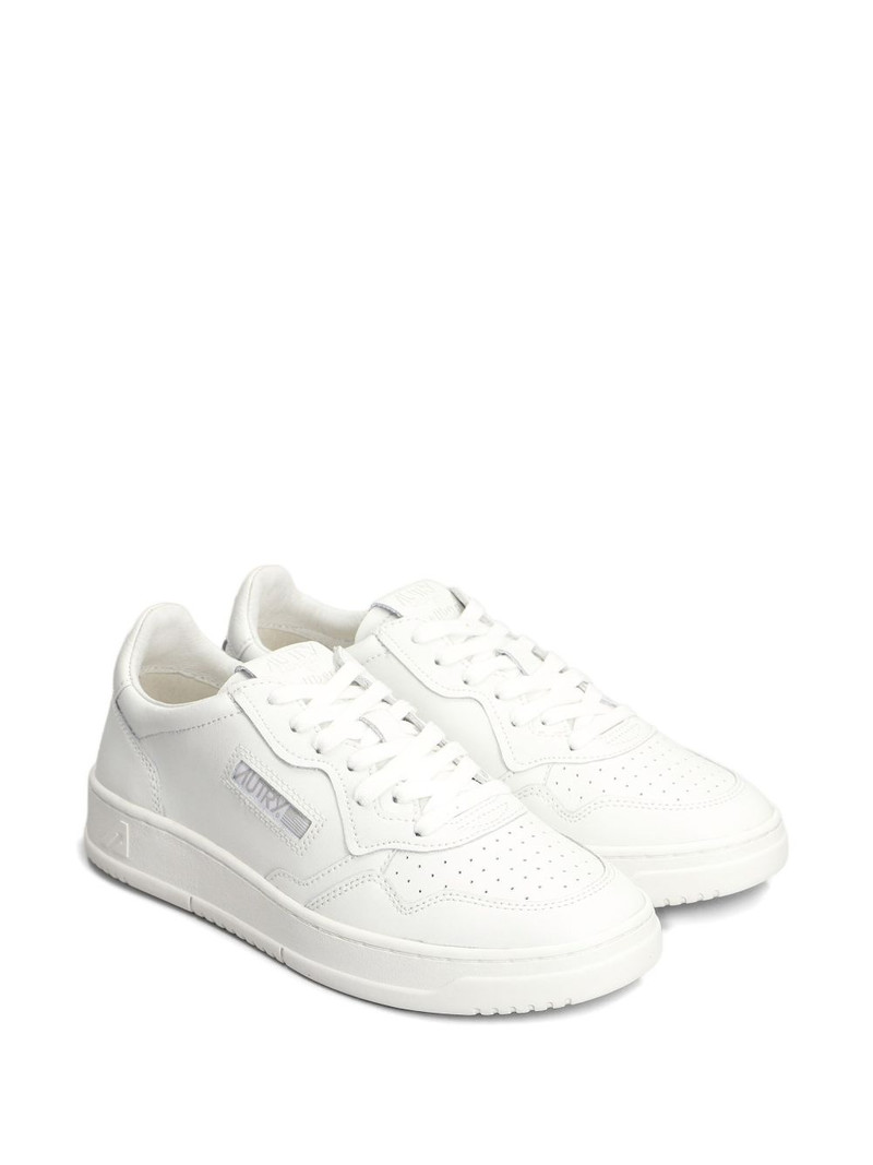 AUTRY Medalist sneakers outlook