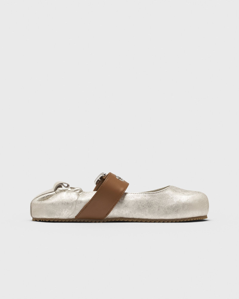 INUIKII MOLLY STUDS outlook