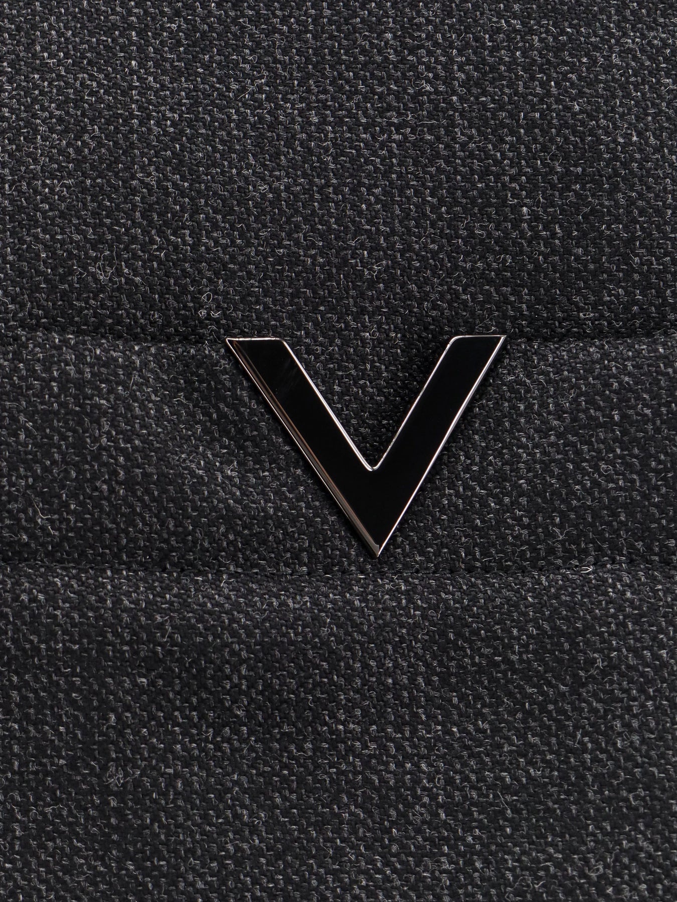 Virgin wool jacket with metal V-Detail - 3