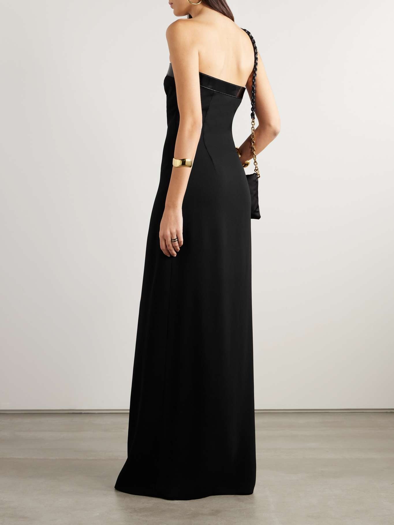 Strapless patent leather-trimmed crepe gown - 3