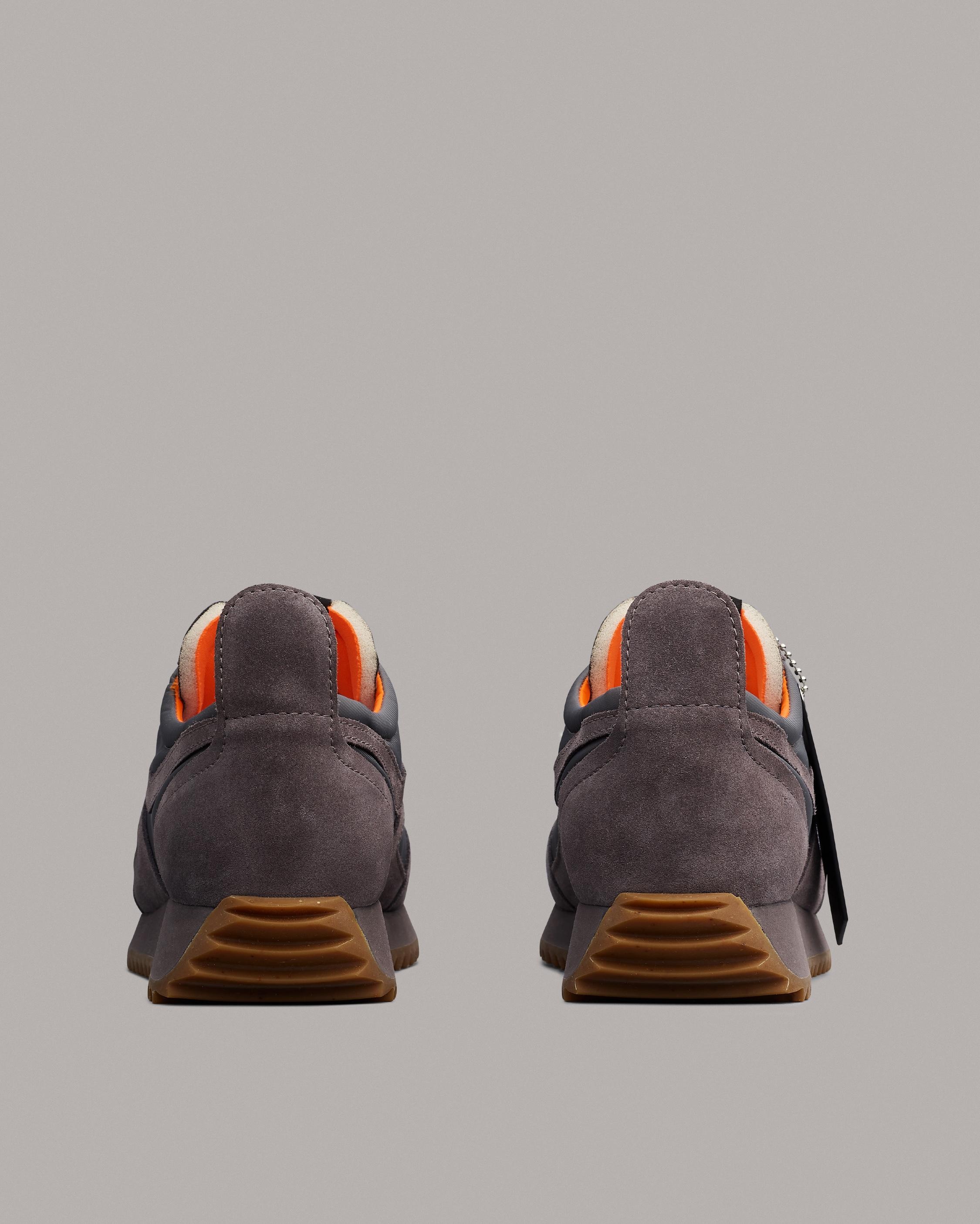 Retro Runner Bomber - Nylon
Low Top Sneaker - 3