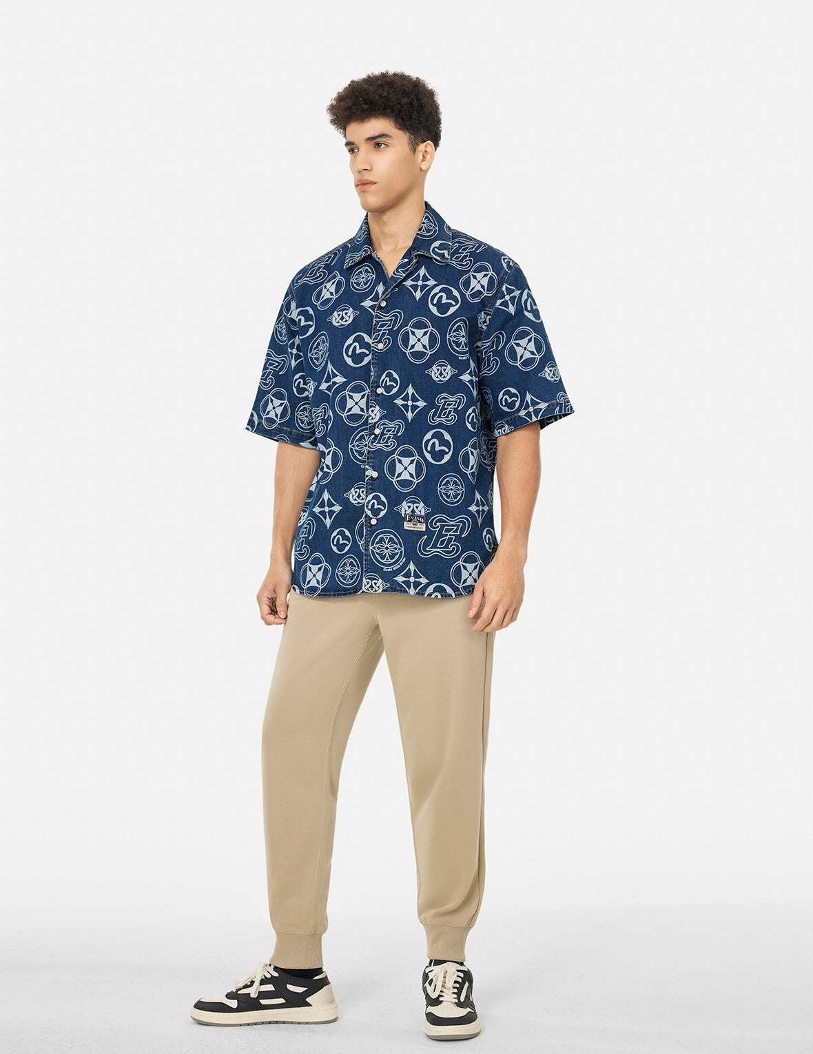 Allover Kamon Print Relax Fit Denim Short Sleeves Shirt - 3