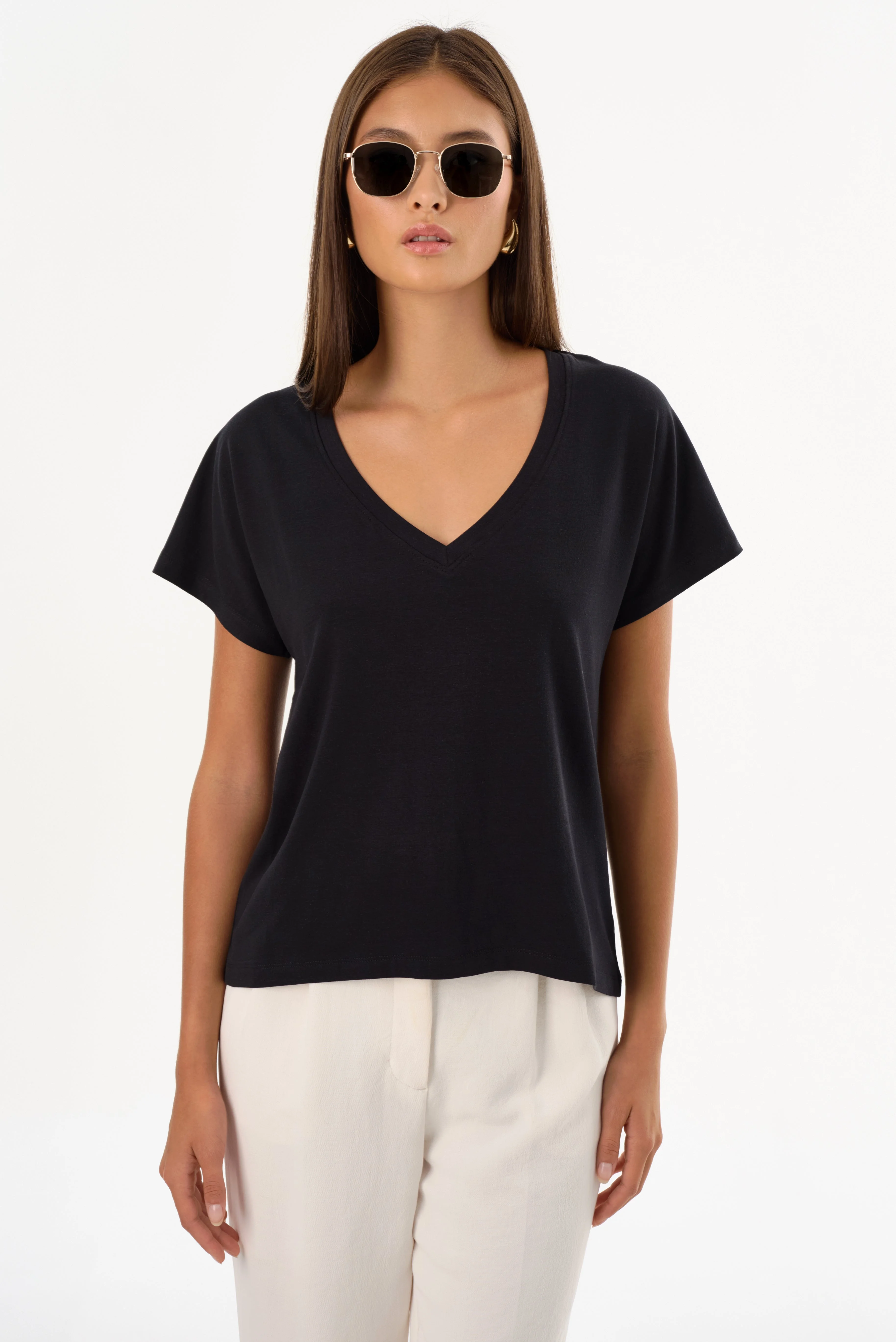 NEREA | Jersey V Neck Tee - 1