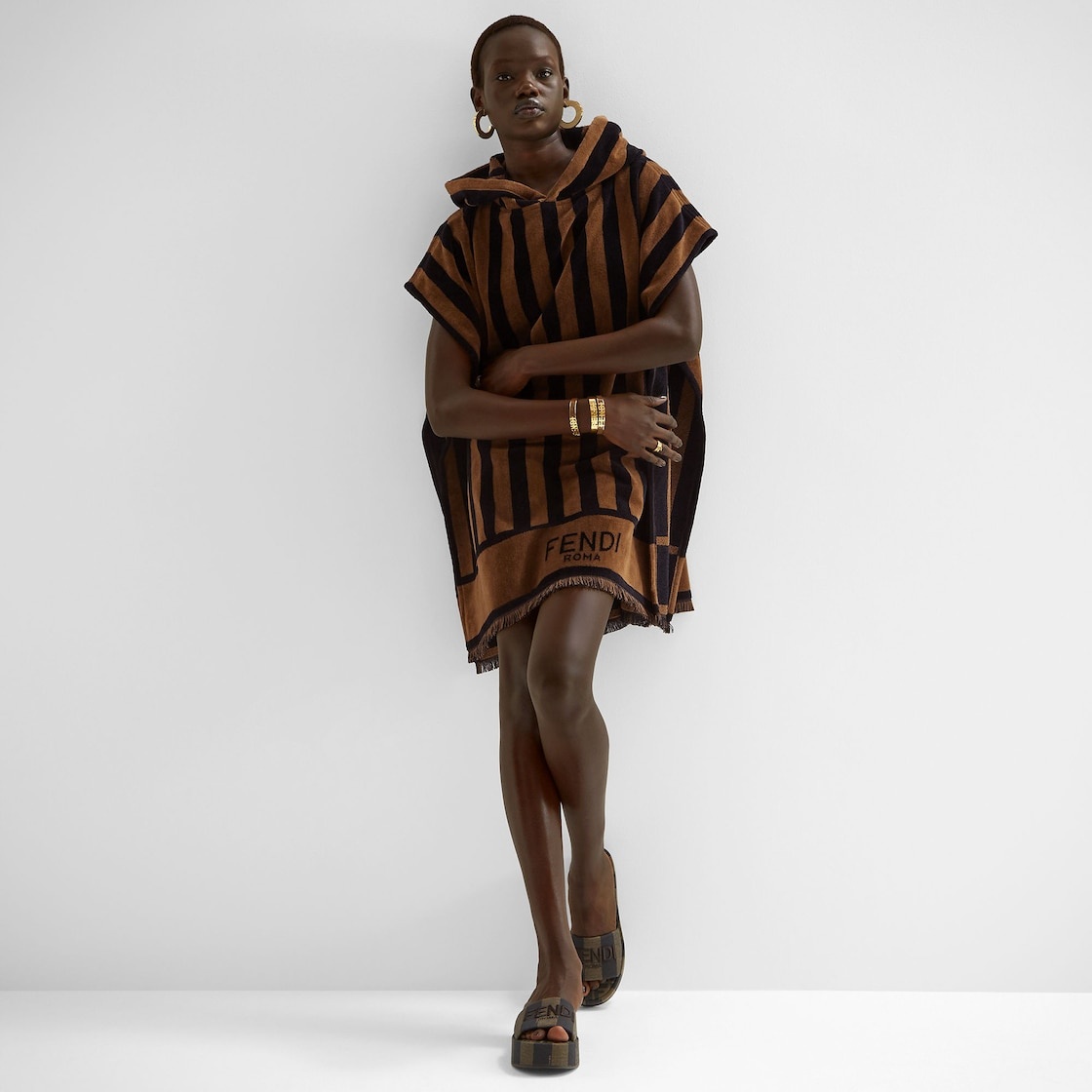 Poncho - 4