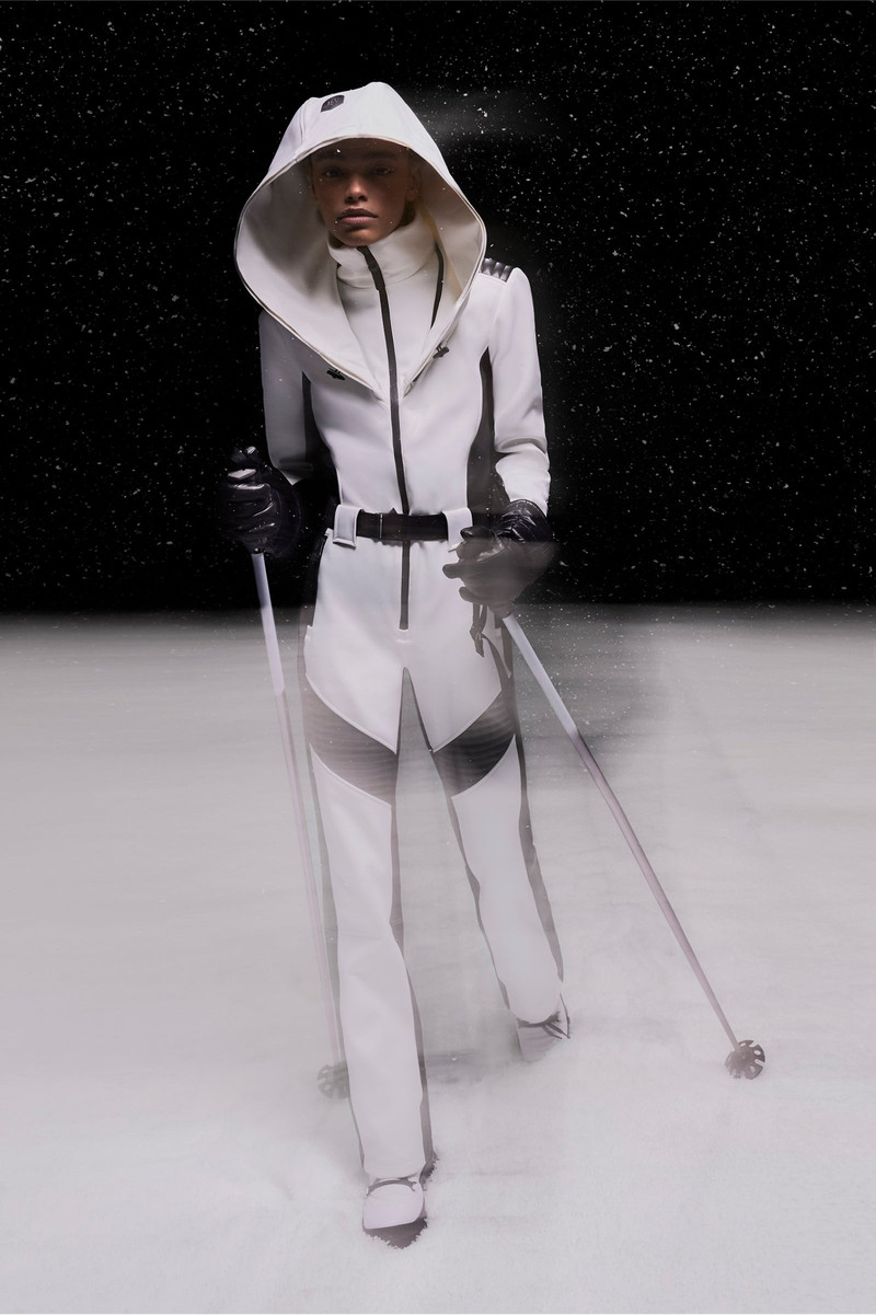 ELLE Agile-360 ski suit with removable hood 1