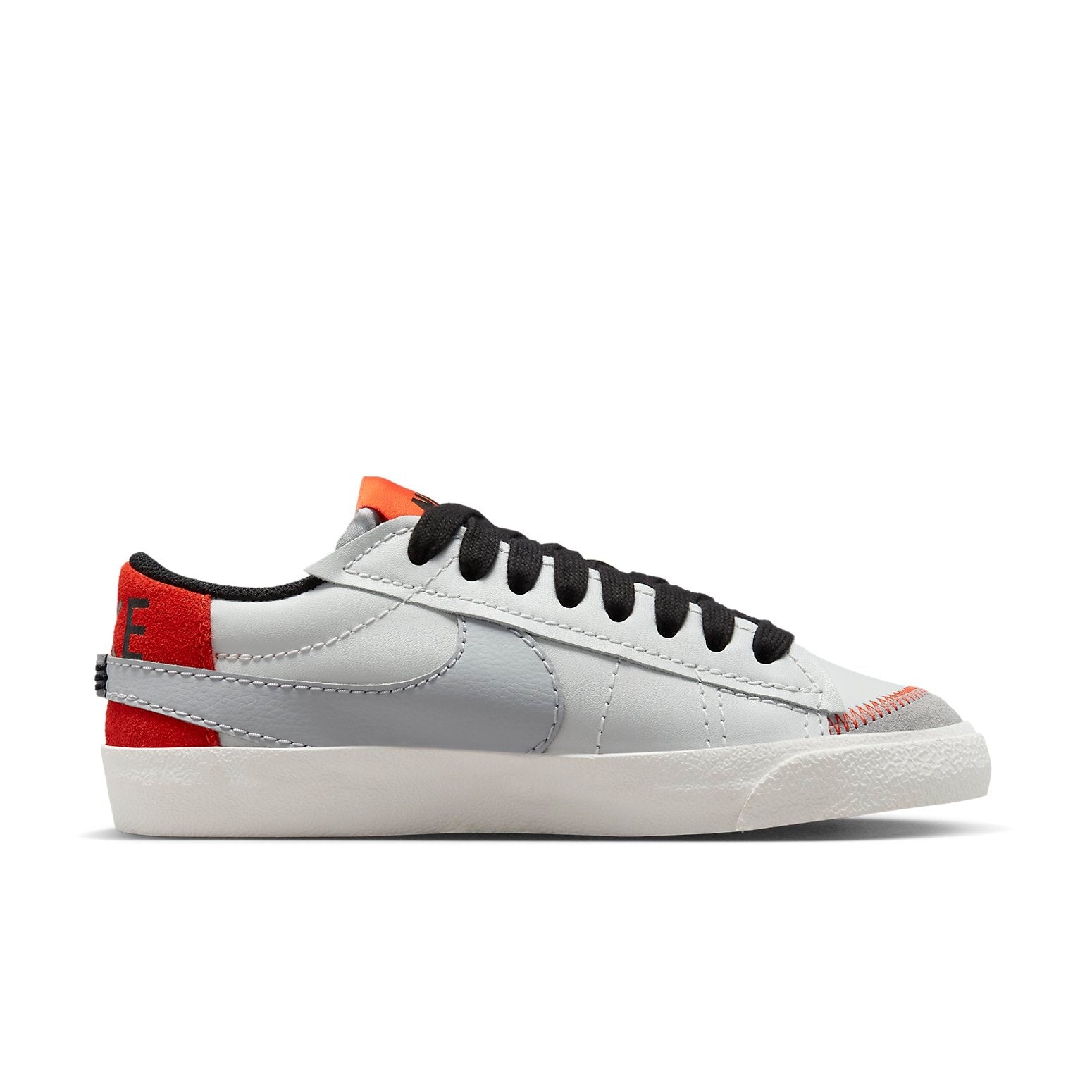 (WMNS) Nike Blazer Low 77 Jumbo 'Photon Dust Red' DQ1470-001 - 2