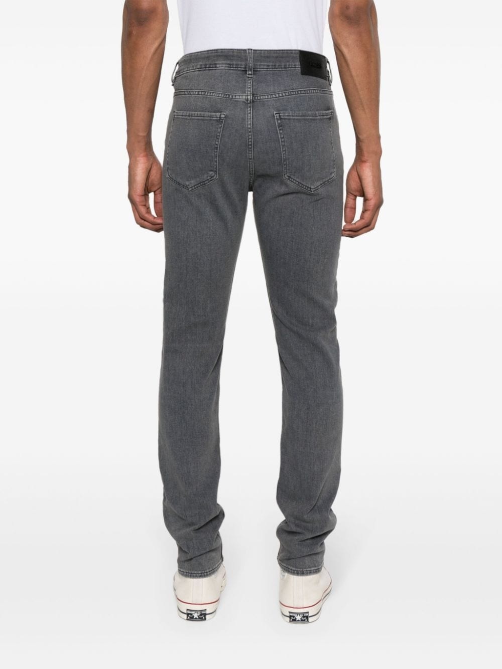 logo-patch tapered jeans - 4