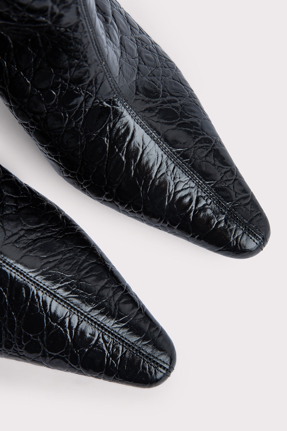 Stevie 42 Black Circular Croco Embossed Leather - 4