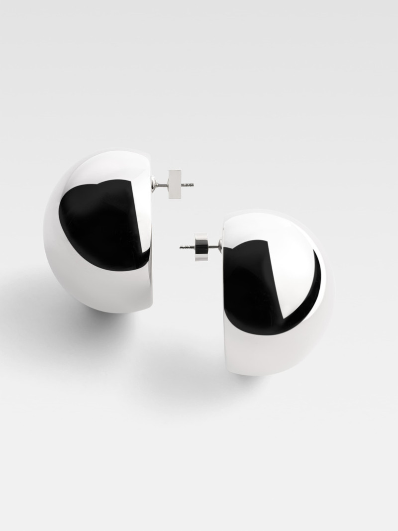 JACQUEMUS The Salon earrings outlook