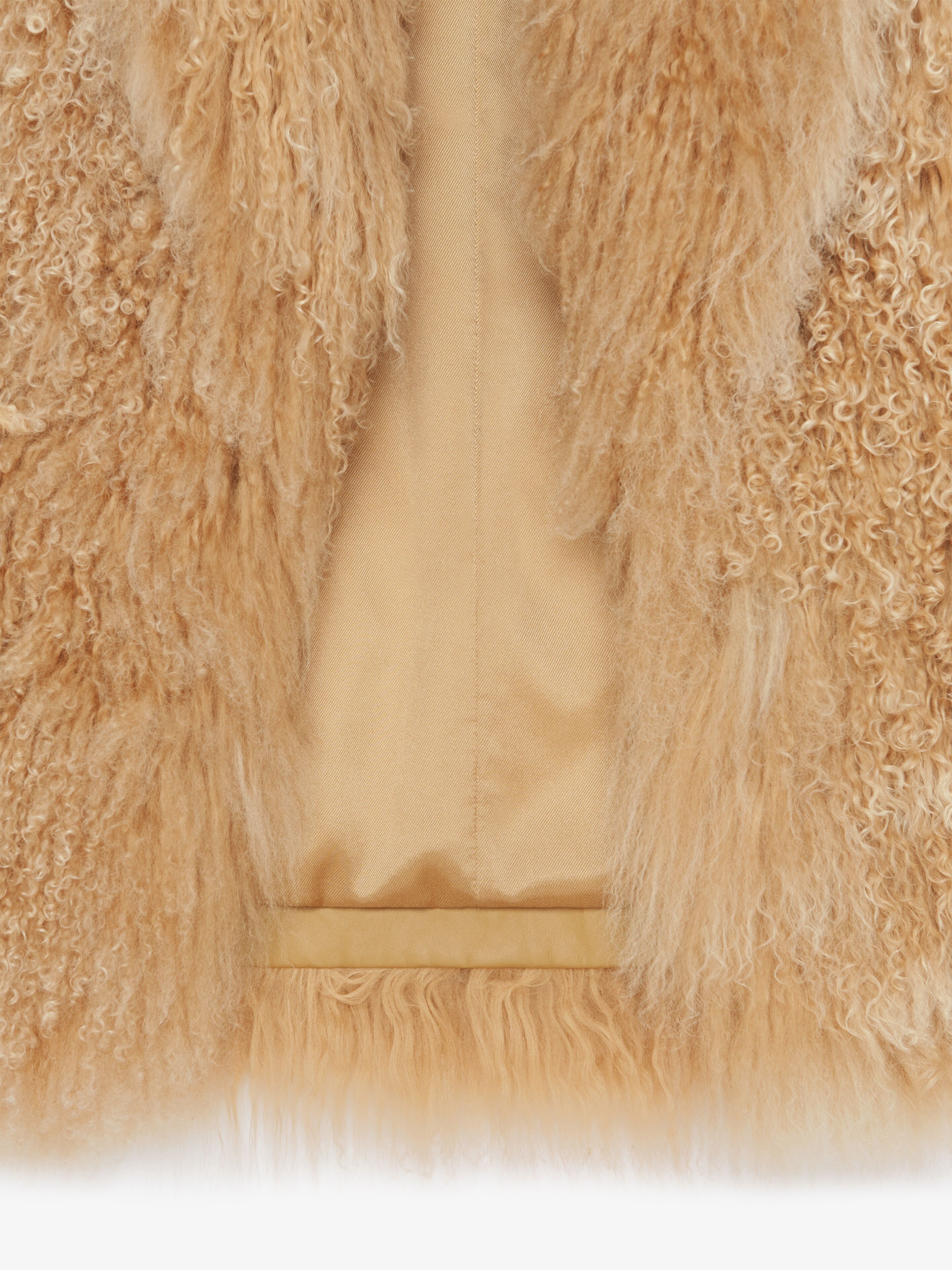 COAT IN FUR - 5