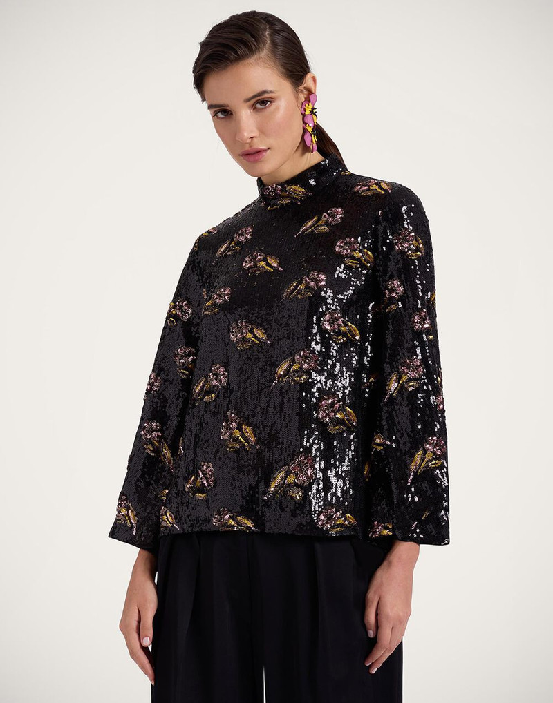 La DoubleJ Make An Exit Top outlook