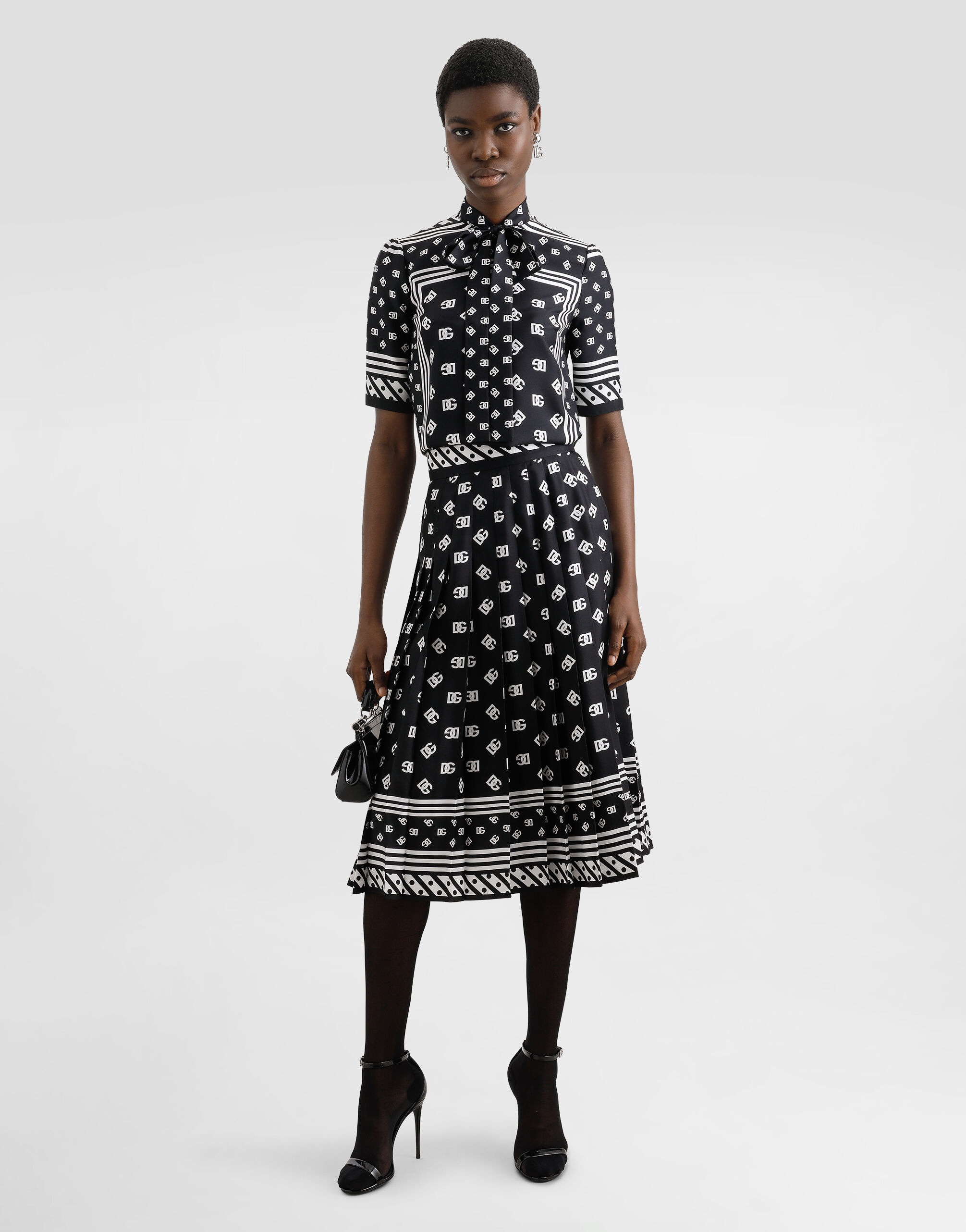 Pleated silk twill calf-length skirt with all-over DG logo scarf print - 2